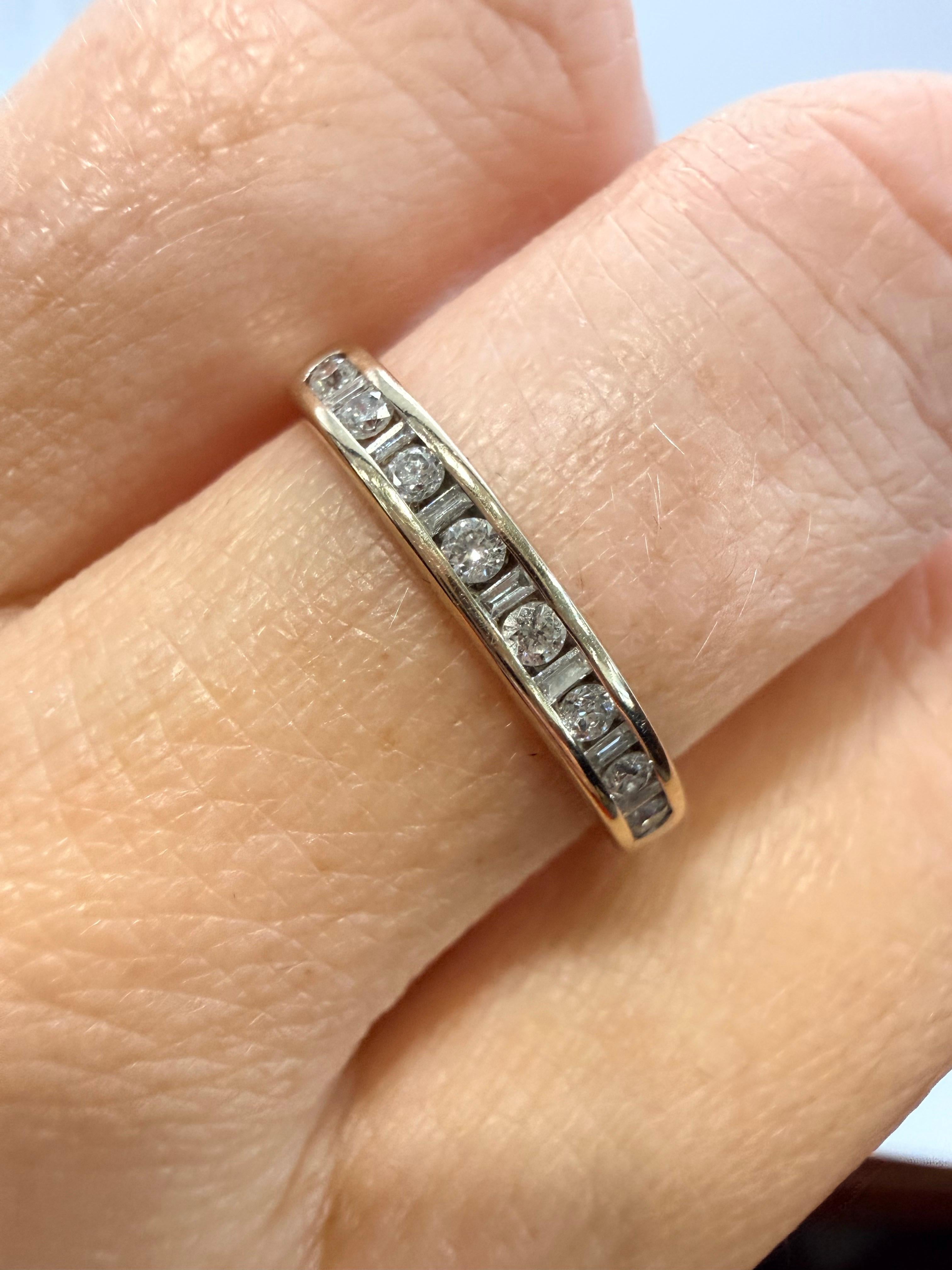 Alliance en or jaune 14KT avec diamant 0.40ct en vente 2