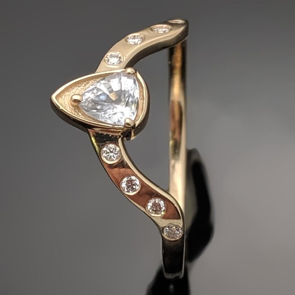14kt Yellow Gold Diamonds Ring In New Condition For Sale In Los Angeles, CA