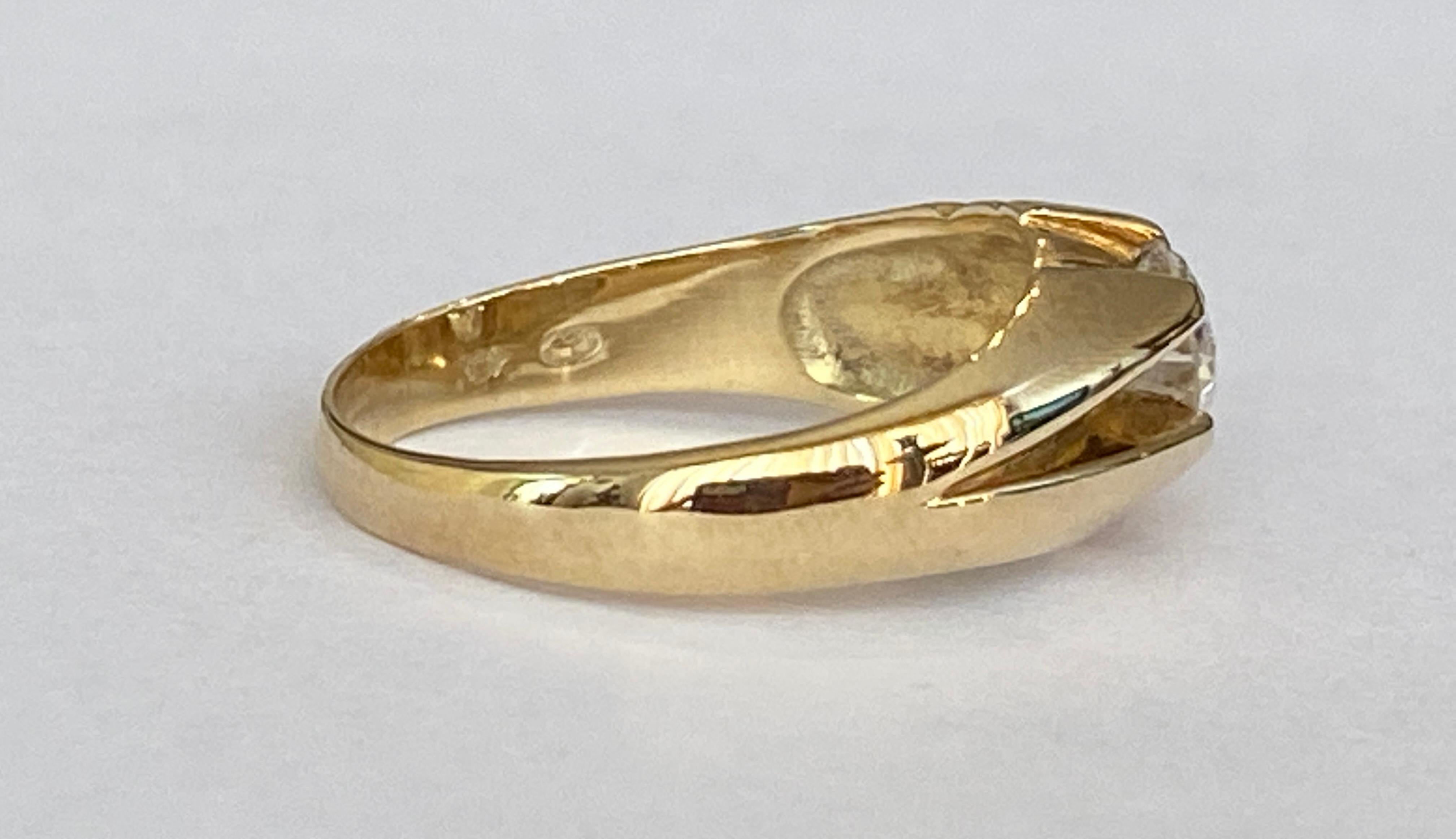 Solitario a cupola in oro giallo 14kt.  Anello con diamante di circa 0,65 carati in vendita 1