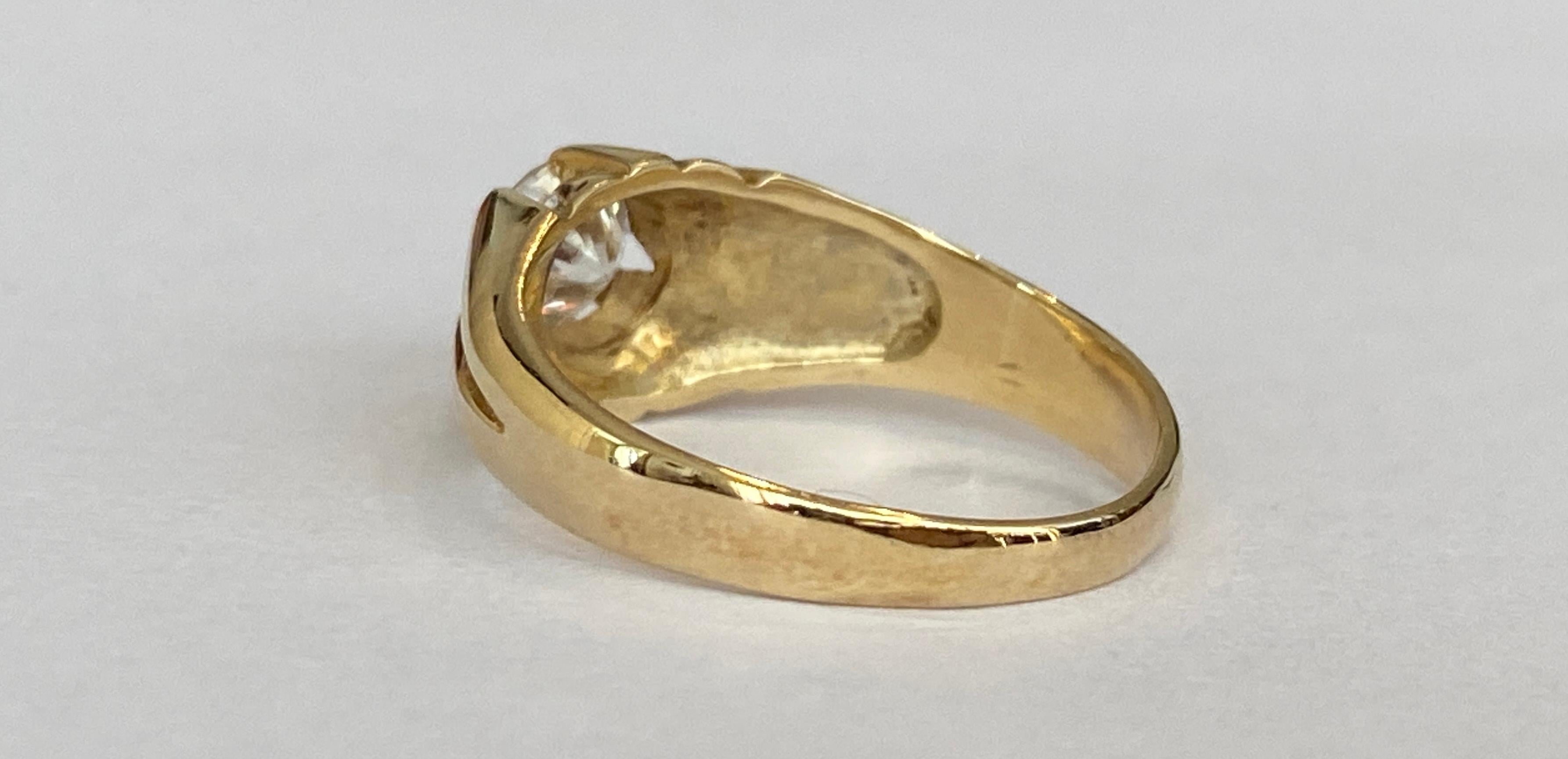 Solitario a cupola in oro giallo 14kt.  Anello con diamante di circa 0,65 carati in vendita 2