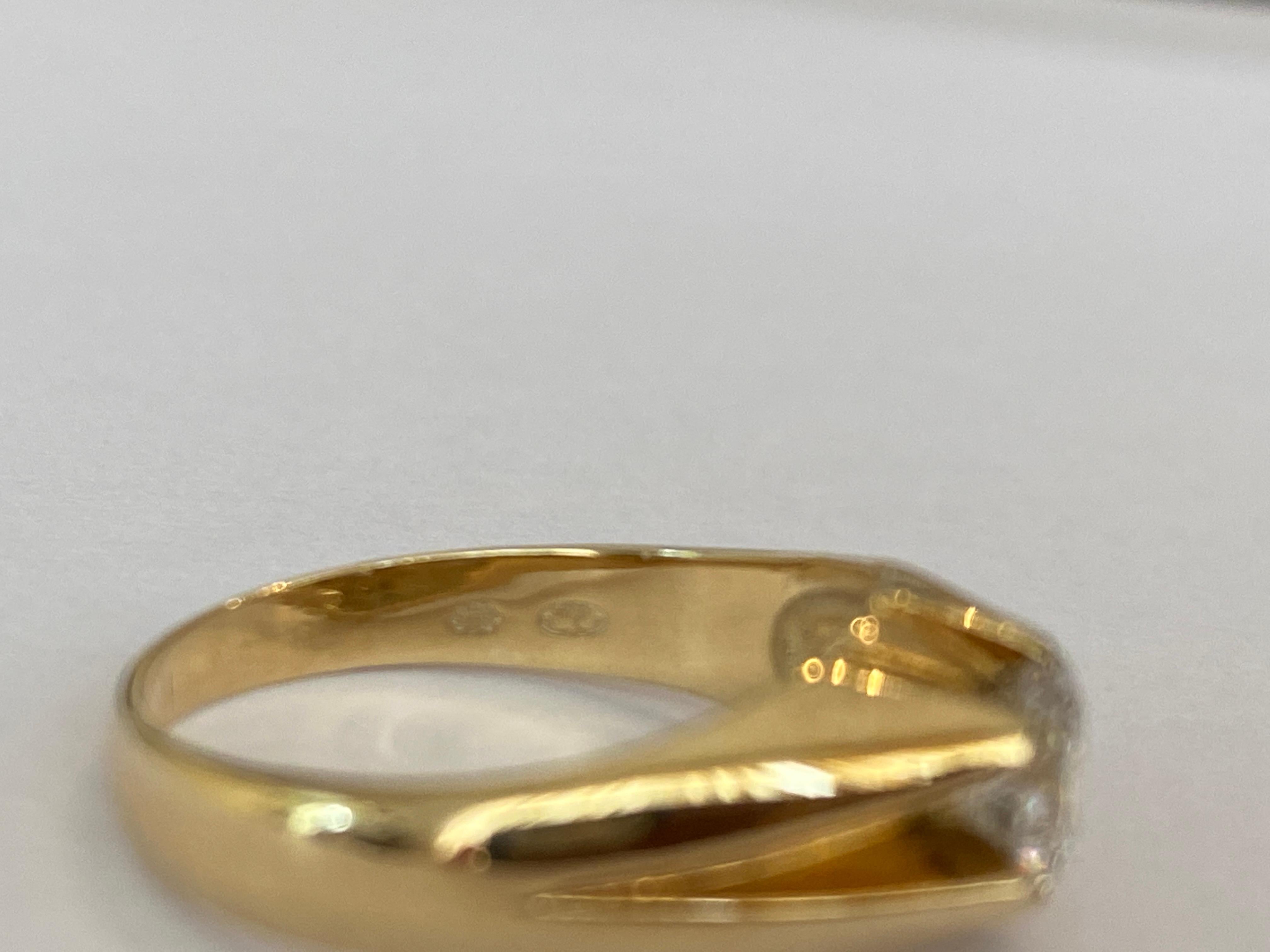 Solitario a cupola in oro giallo 14kt.  Anello con diamante di circa 0,65 carati in vendita 3