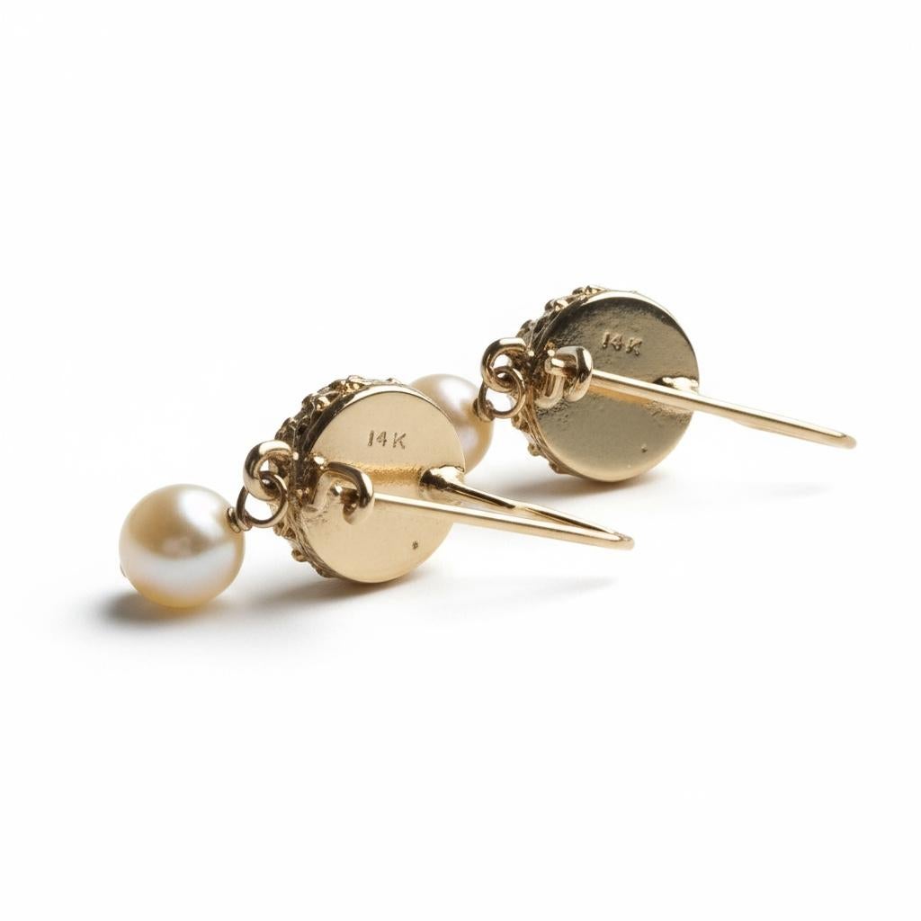 Orecchini a cerchio con perle a doppia goccia in oro giallo 14kt in vendita 6