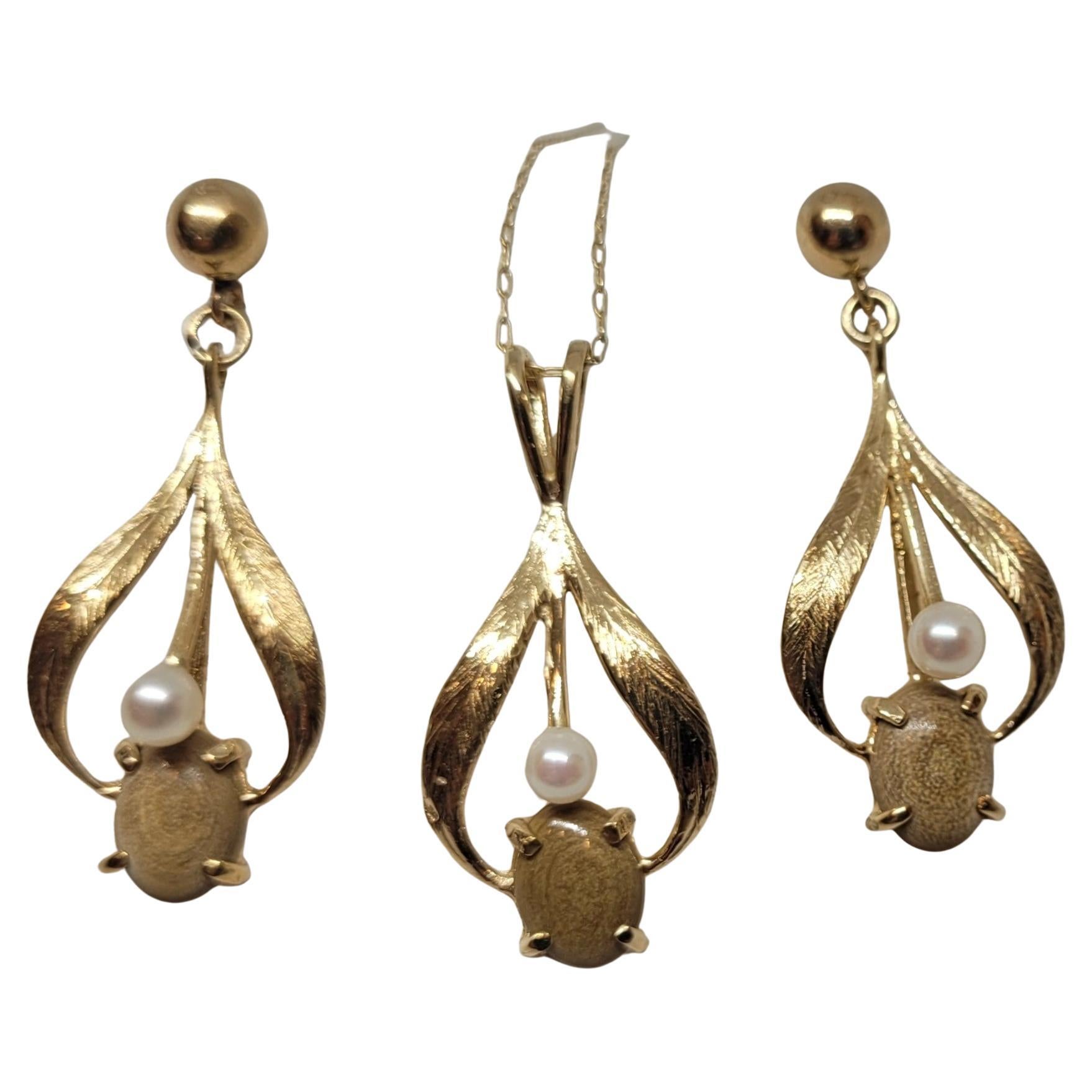 14kt Gelbgold Ohrringe Halskette Ohrringe Set , Weiß Perle, Oval Beige, Kette im Angebot