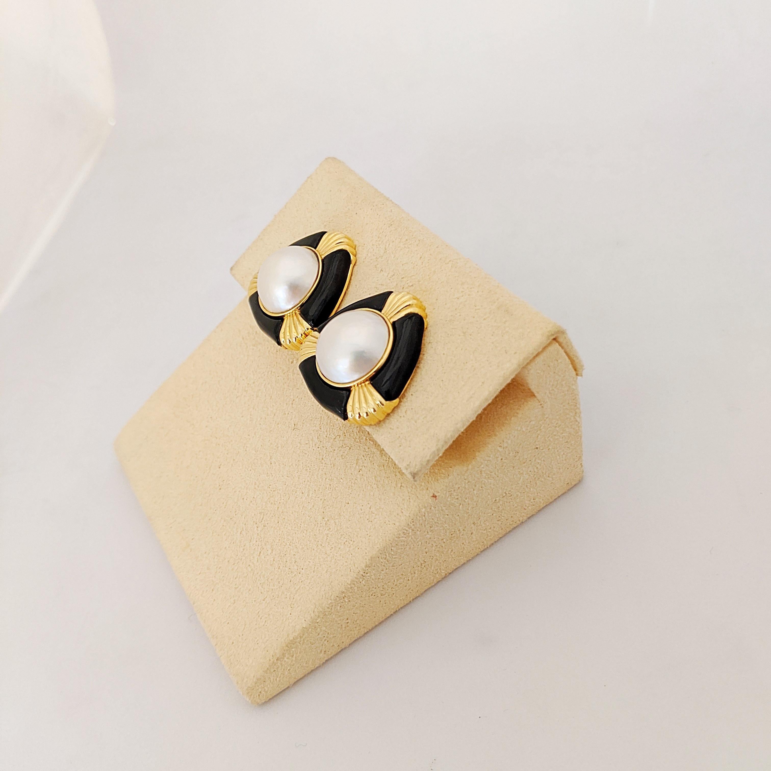 Retro 14 Karat Yellow Gold Earrings with Mabe Pearl and Black Onyx