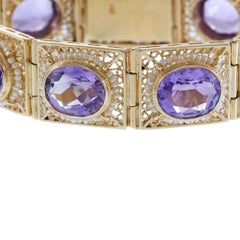 Armband aus 14-karätigem Gelbgold im edwardianischen Stil mit Amethysten und Saatperlen in Filigran-Paneelen