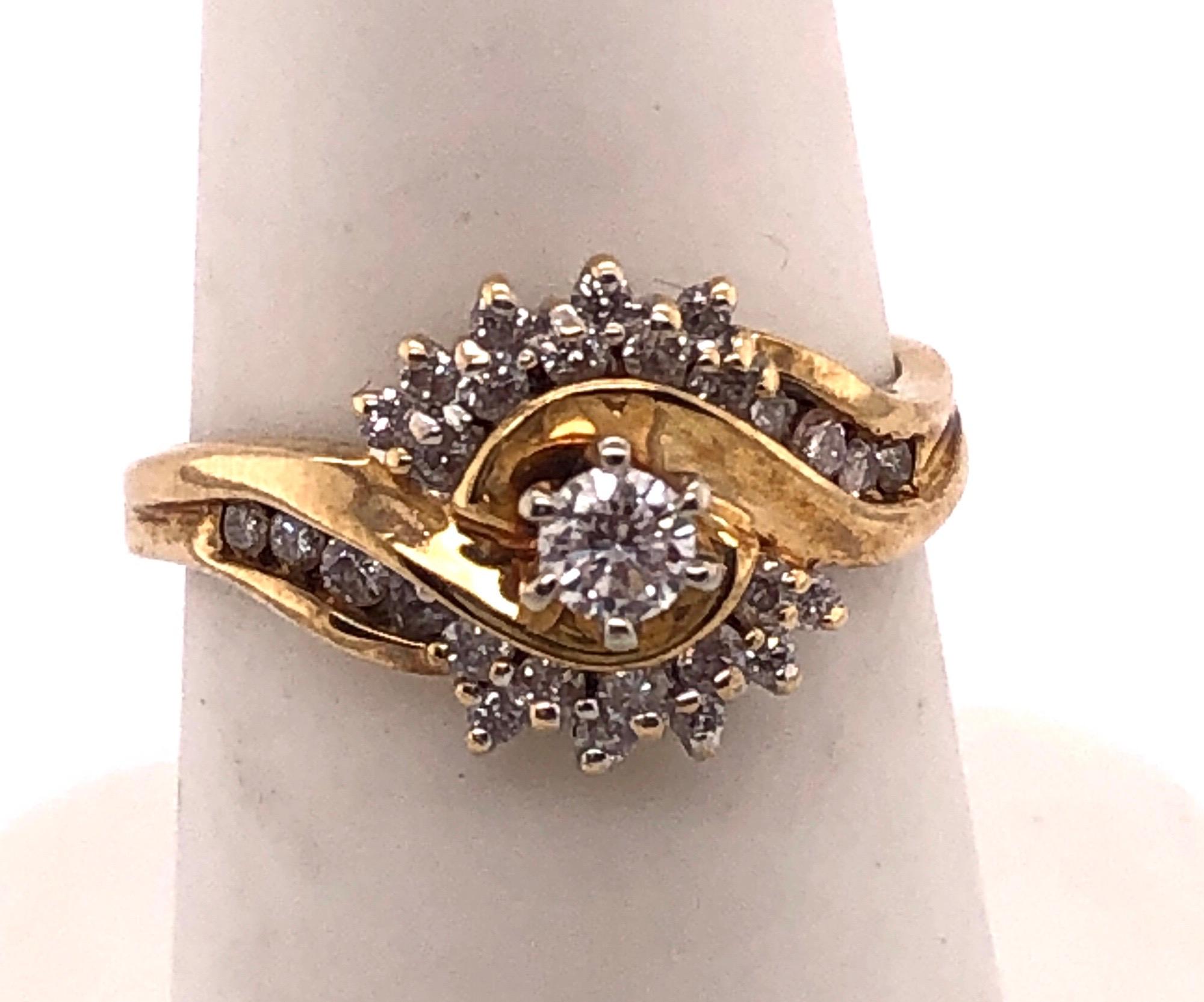 Round Cut 14 Karat Yellow Gold Engagement Ring 0.55 Total Diamond Weight For Sale