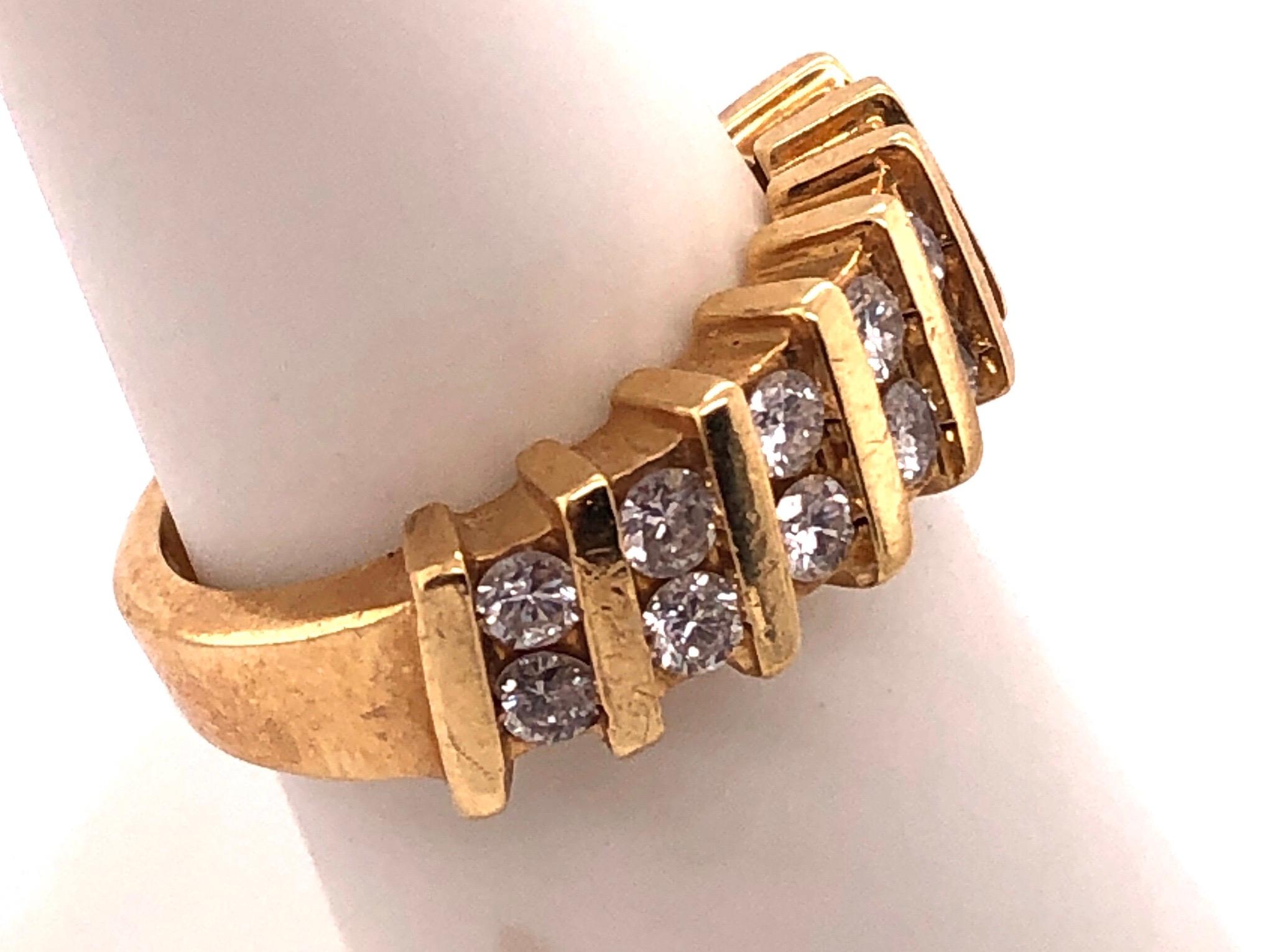 14 Karat Yellow Gold Fashion Ring 1.00 Total Diamond Weight In Good Condition For Sale In Manhasset, NY