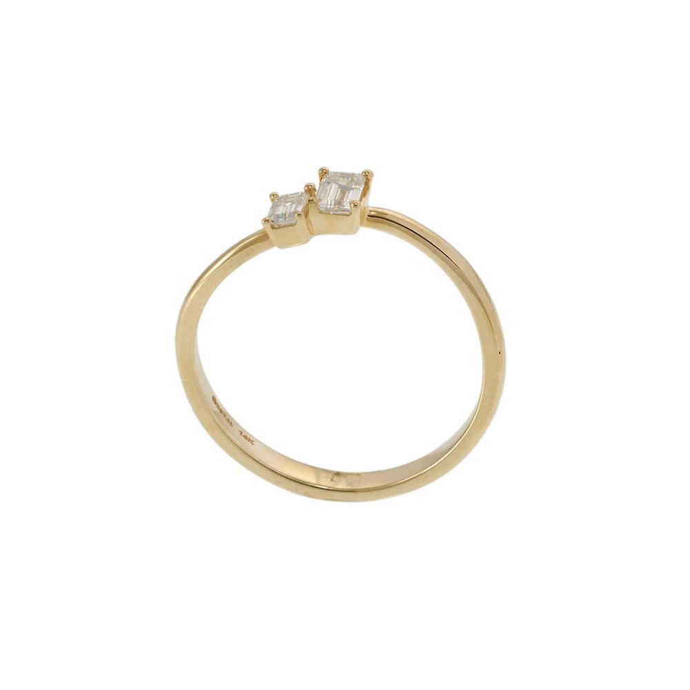 Taille émeraude Bague en or jaune 14KT à gradins en diamant taille émeraude en vente