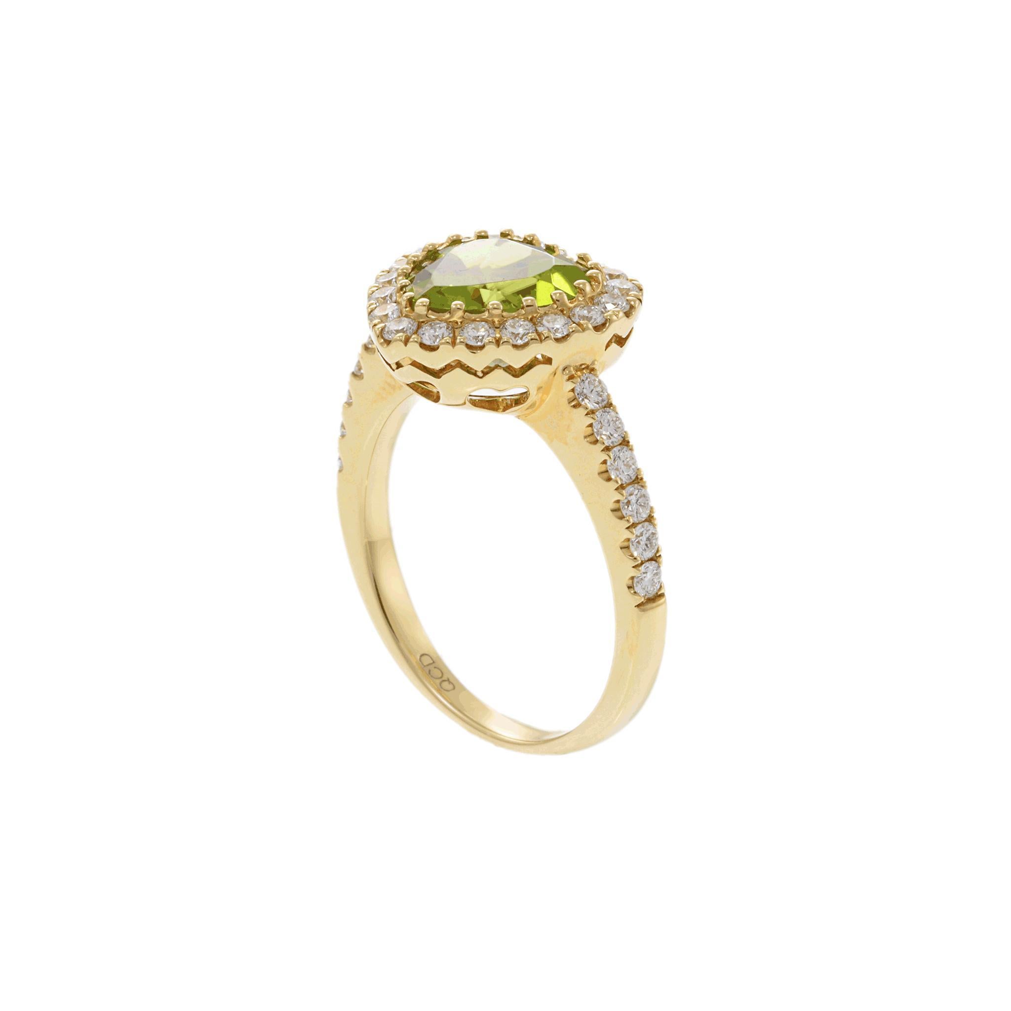 14KT Herzförmiger Peridot- und Diamantring aus Gelbgold (Herzschliff) im Angebot