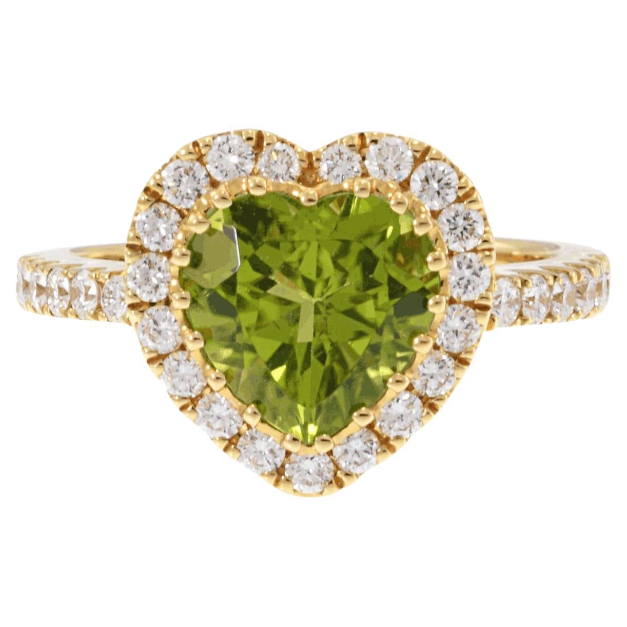 14KT Herzförmiger Peridot- und Diamantring aus Gelbgold im Angebot