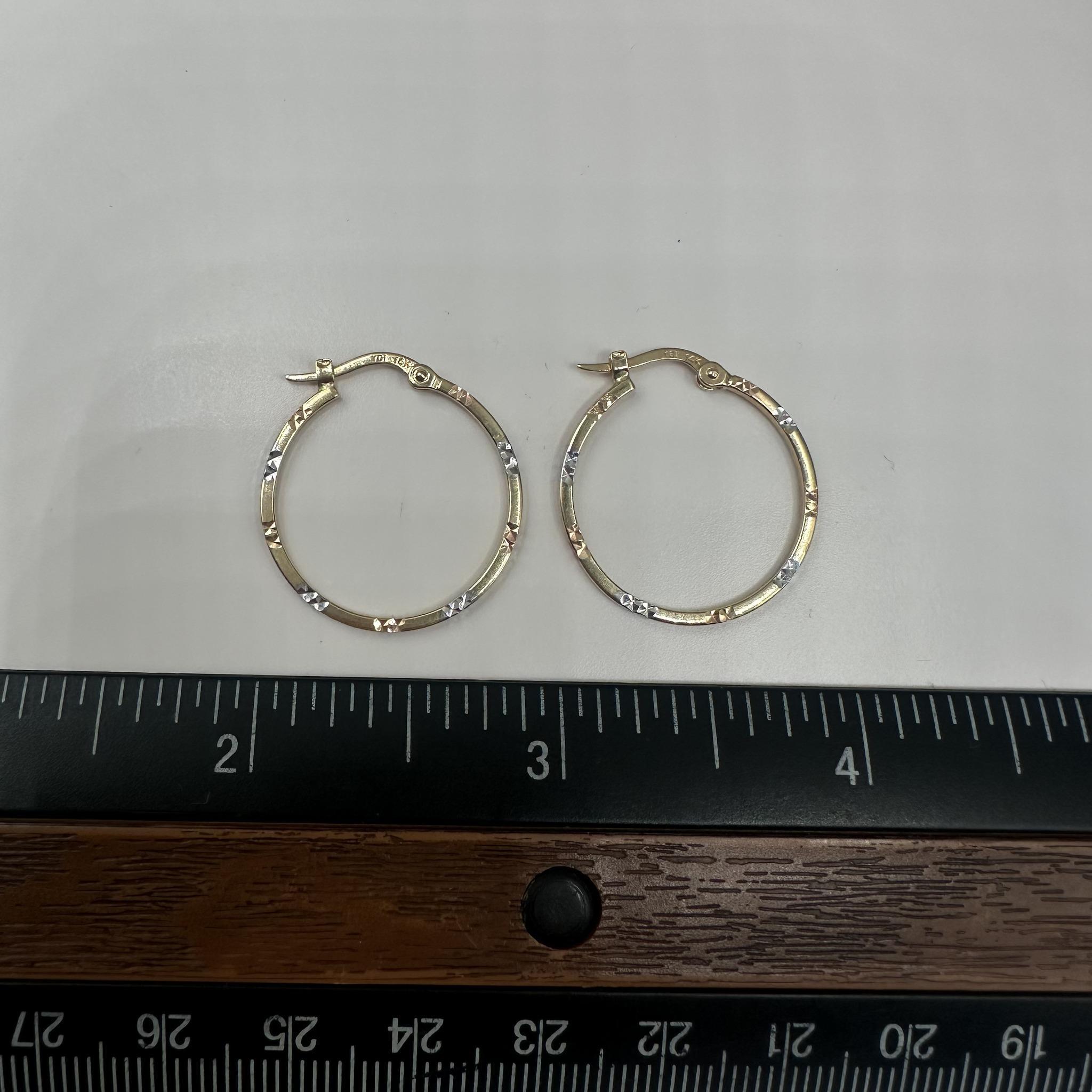 Cerchi in oro giallo 14kt con finitura rosa e bianca - 7/8in, 1.3mm, New in vendita 1