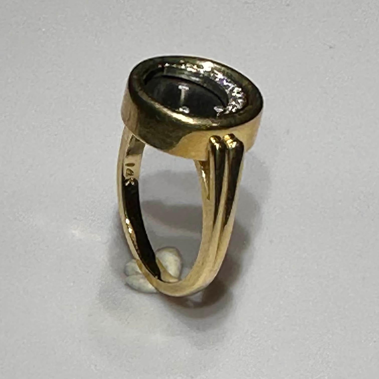 14kt Yellow Gold Moon Ring with Diamonds For Sale 4