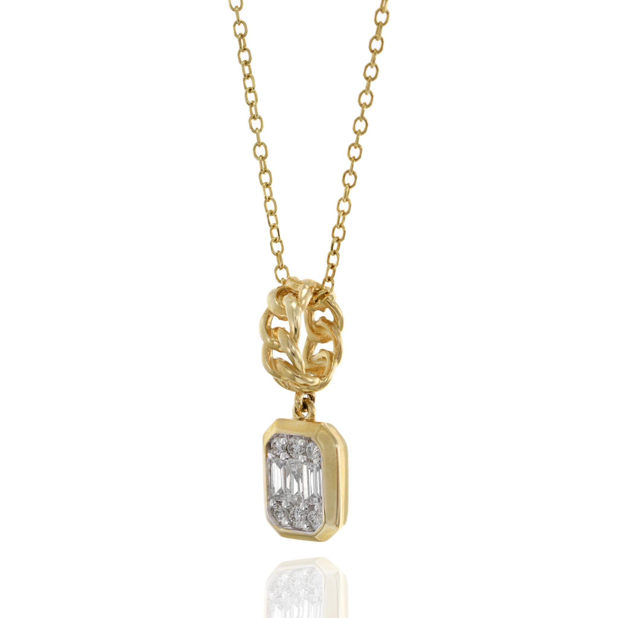 Taille baguette Pendentif à maillons cubains en or jaune 14KT avec diamants multi-tailles en vente