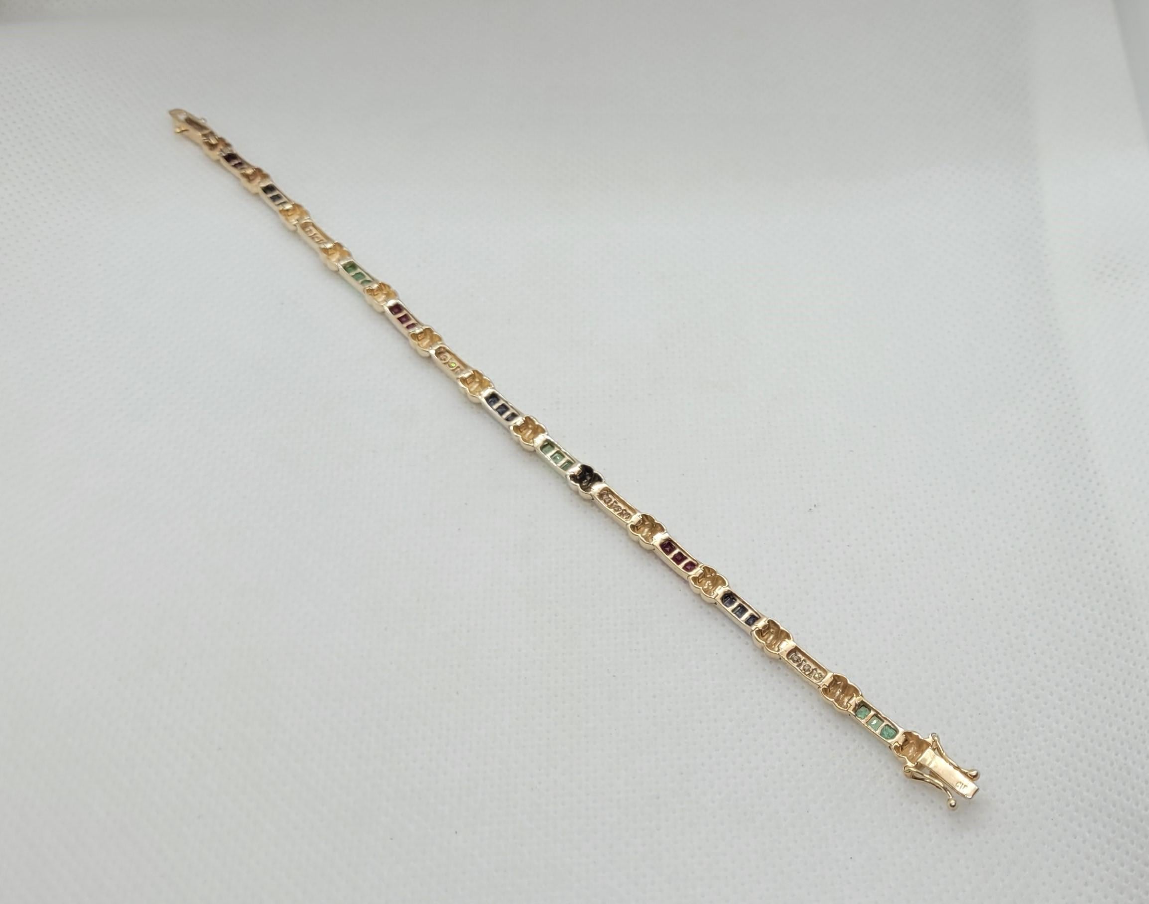 14kt Gelbgold Mehrstein-Diamant-Armband Smaragd-Saphir-Rubin-Tennis Tennis (Carréschliff) im Angebot