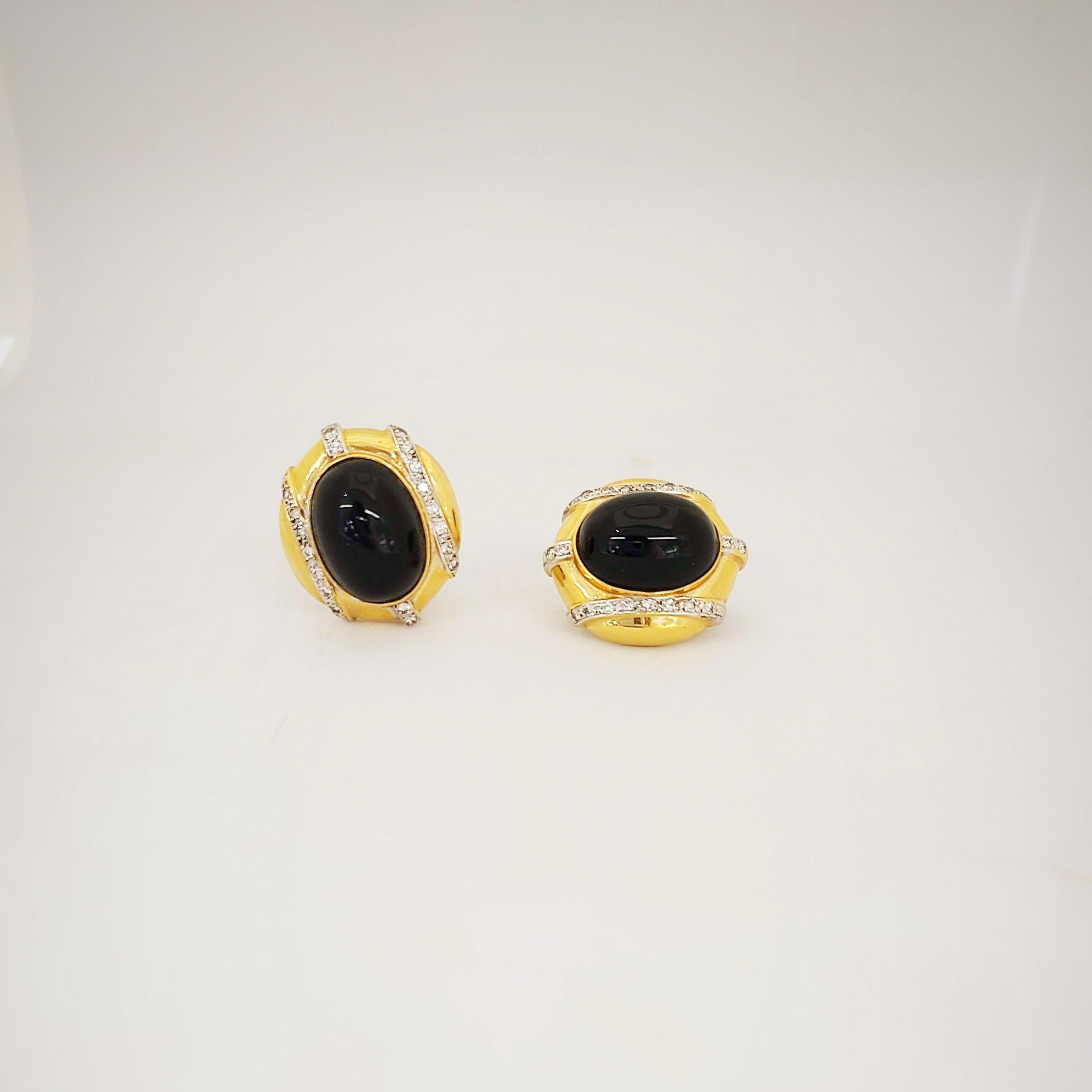 Rétro Boucles d'oreilles en or jaune 14 carats, onyx et diamants 0,55 carat en vente