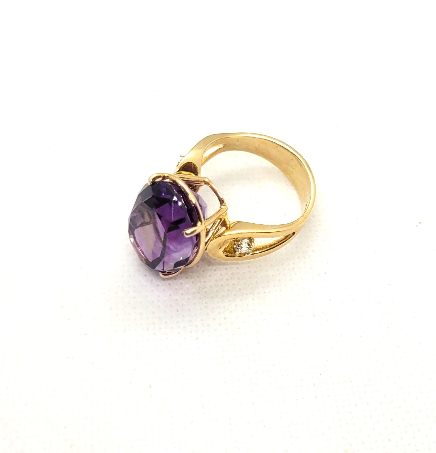 Anello in oro giallo 14kt con diamante ametista ovale, 18x14 mm, 12,9 grammi, Sz 10, .20cttw In condizioni buone in vendita a San Diego, CA