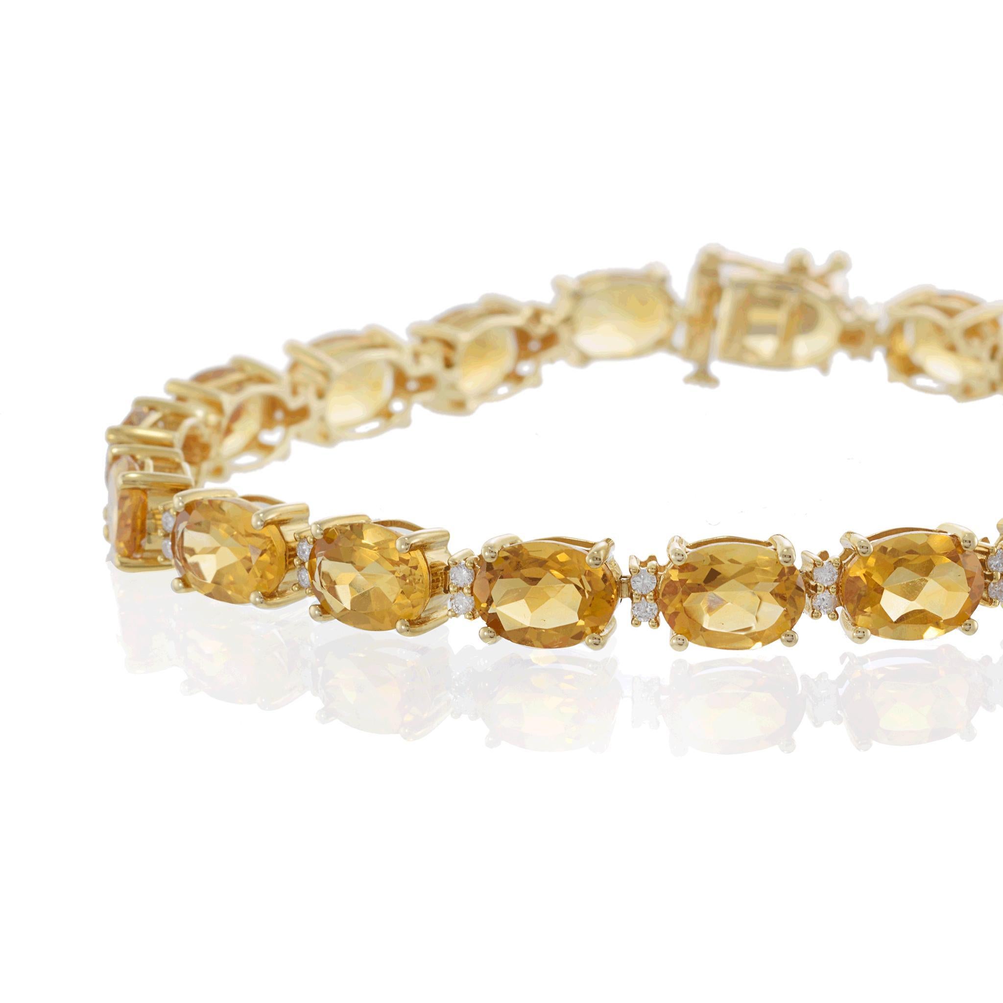 14KT Yellow Gold Oval Citrine and Diamond Bracelet Corte oval en venta