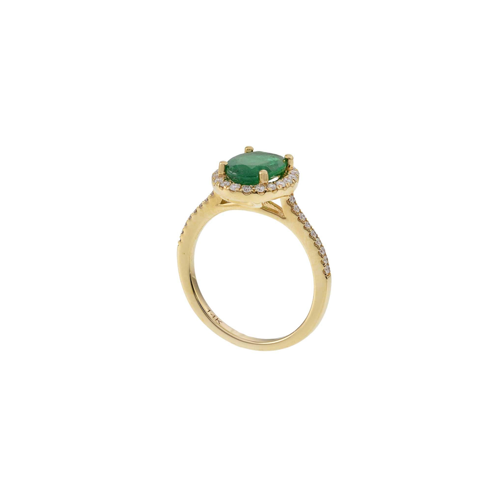 14KT Yellow Gold Oval Cut Emerald and Diamond Halo Ring In New Condition In New York, NY