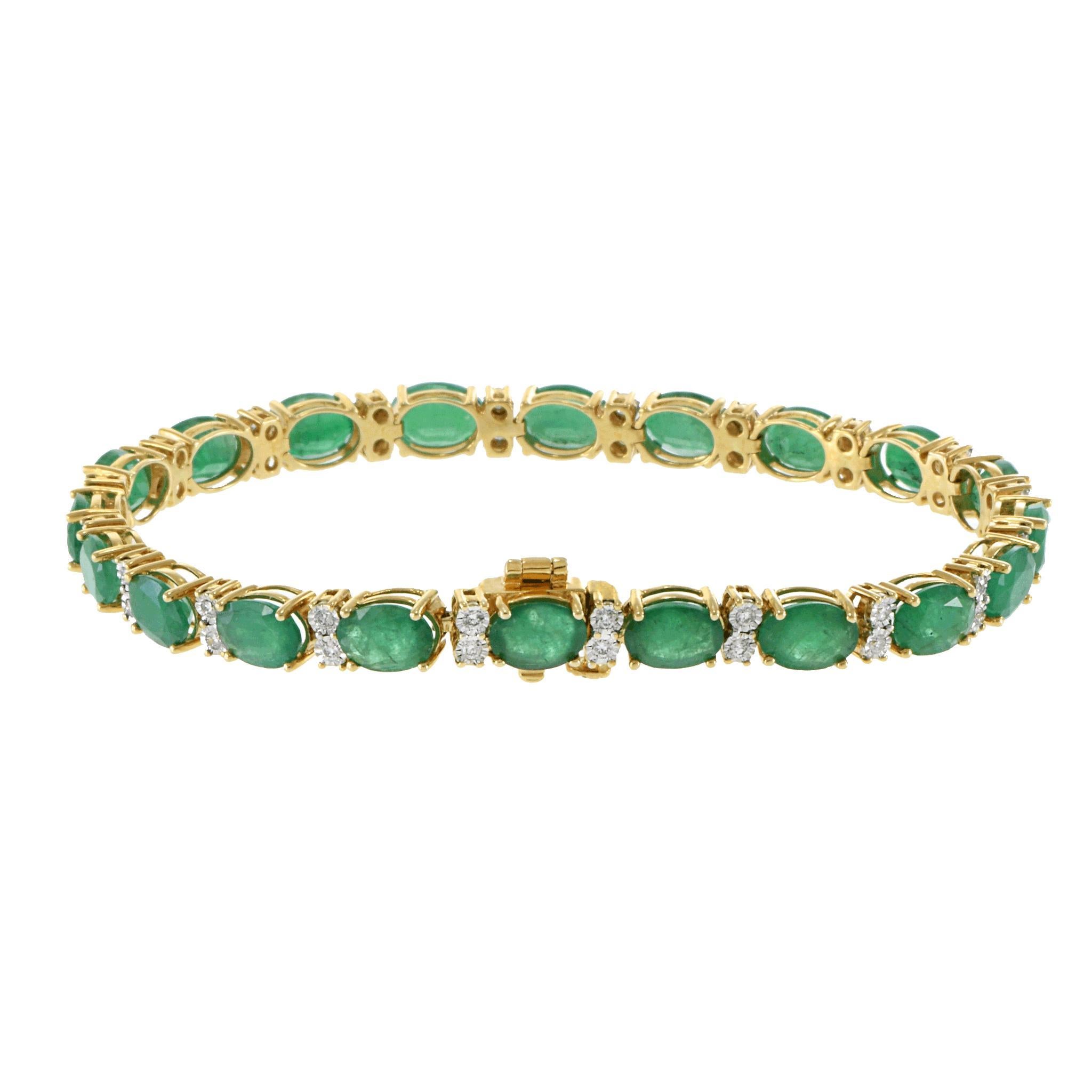 Femenino o masculino 14KT Yellow Gold Oval Emerald and Diamond Bracelet en venta