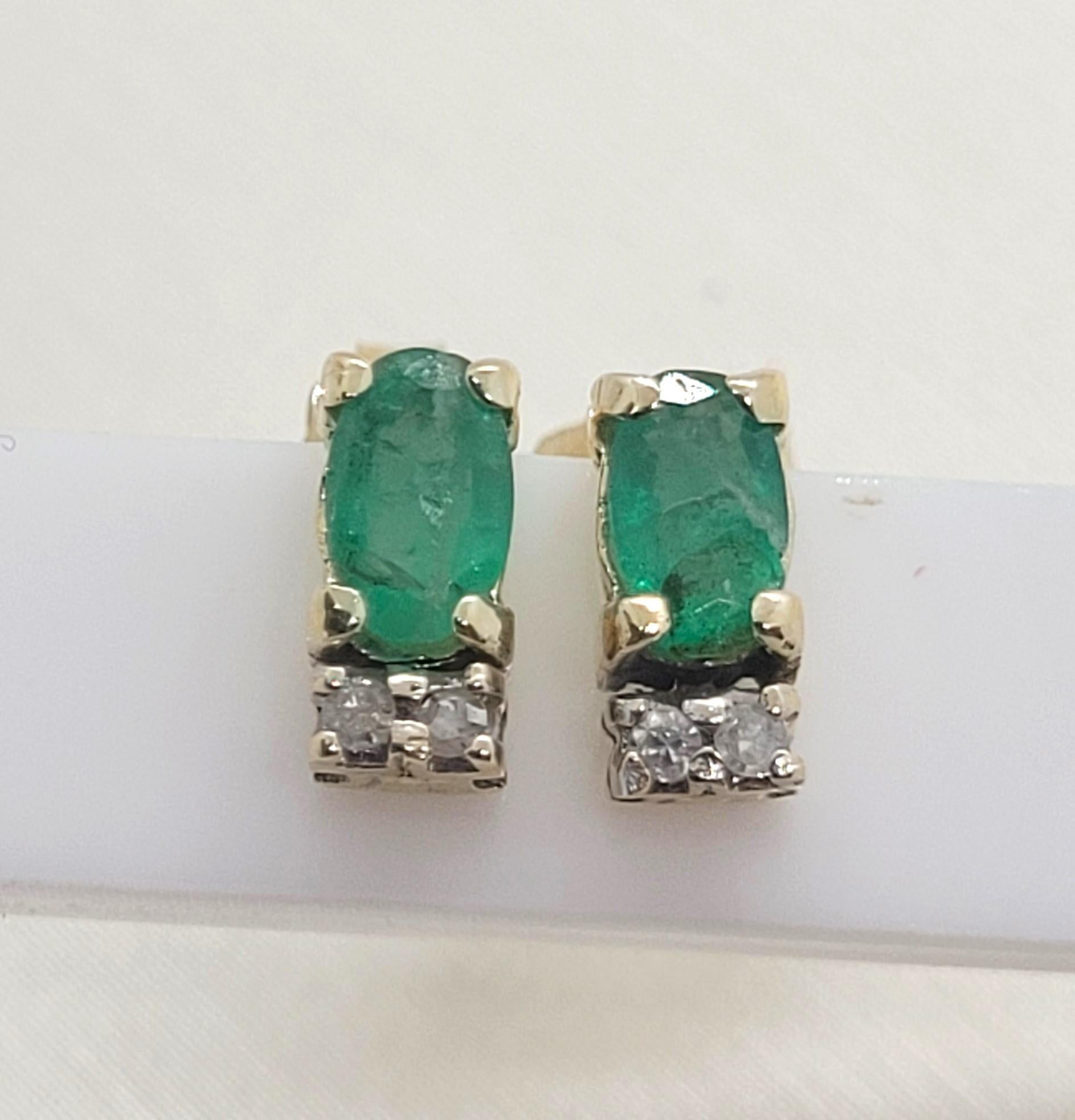 oval emerald earrings