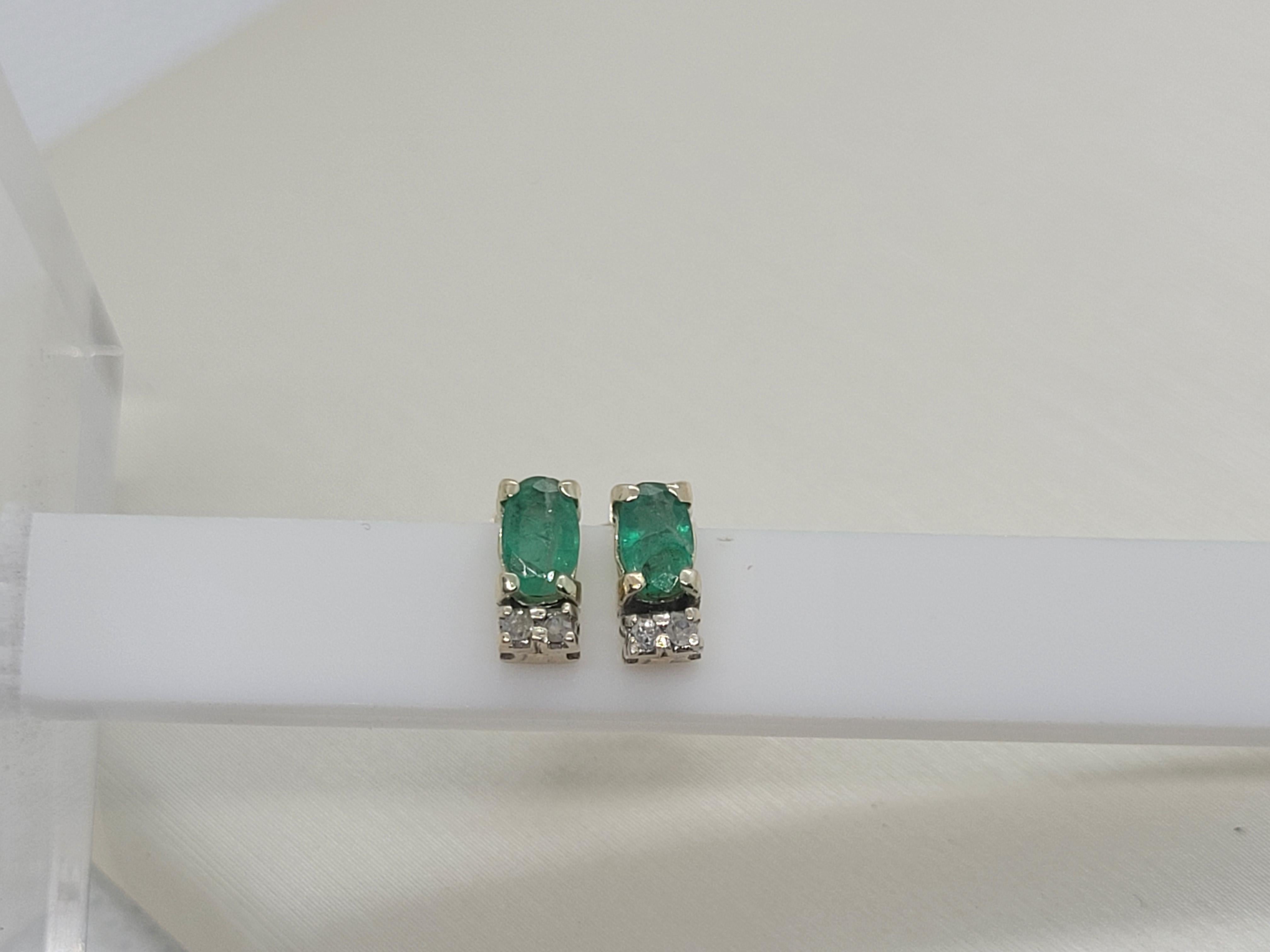 Modern 14kt Yellow Gold Oval Emerald Single Cut Diamond Earrings Friction For Sale