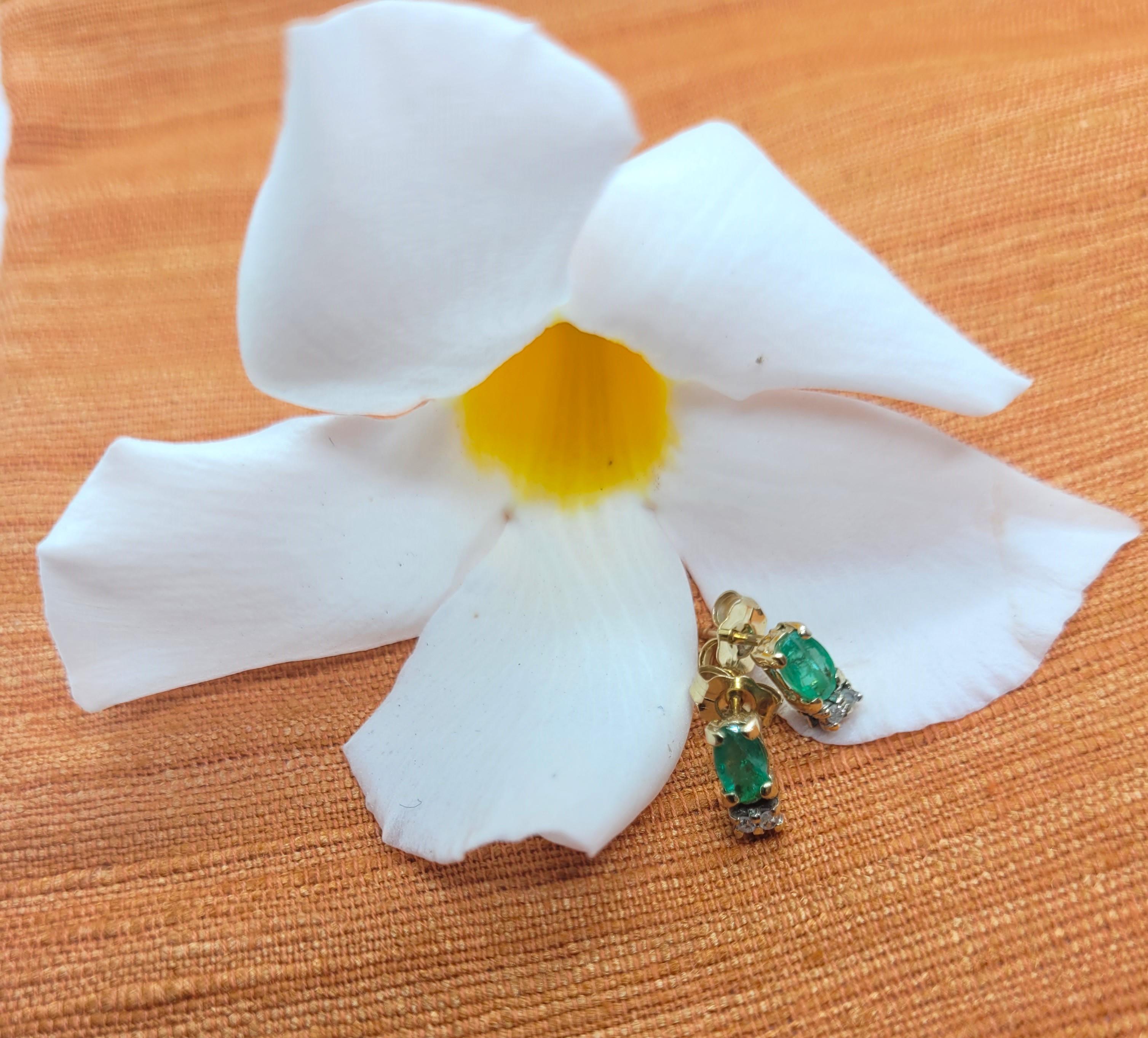 14kt Yellow Gold Oval Emerald Single Cut Diamond Earrings Friction In Good Condition For Sale In Rancho Santa Fe, CA