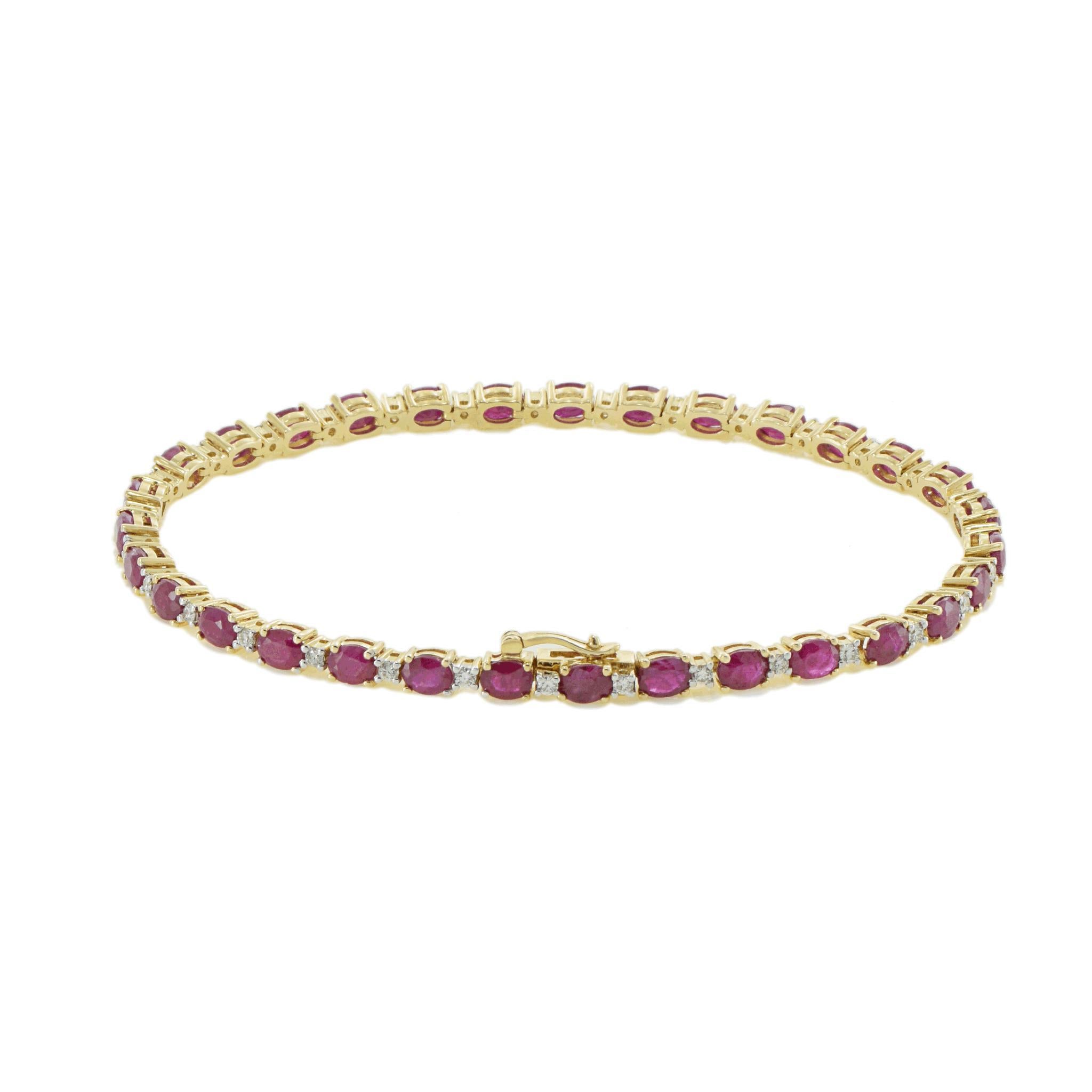 14KT Yellow Gold Oval Ruby and Diamond Bracelet Corte oval en venta