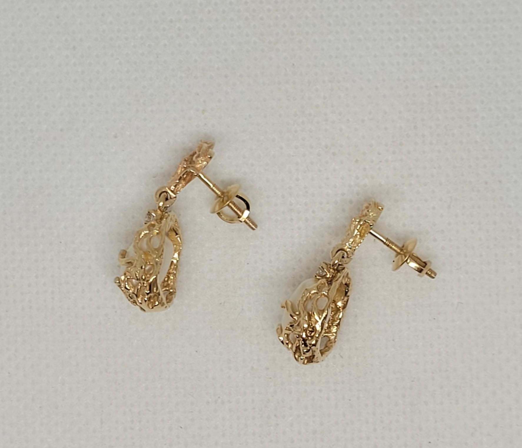 Women's 14kt Yellow Gold Pearl Diamond Gold Nugget Screw Back Earrings, .04ct, 6.4 grams For Sale