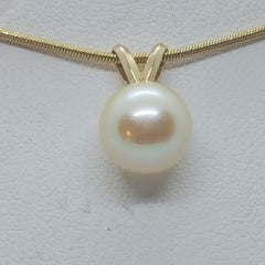 14kt Yellow Gold Pendant with Fine White Pearl, Clean Lustrous Nacre