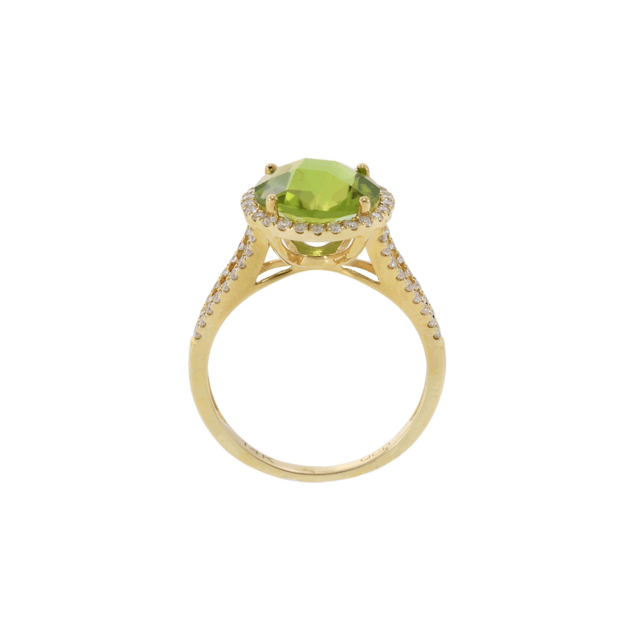 Donna 14KT Yellow Gold Peridot and Diamond Ring in vendita