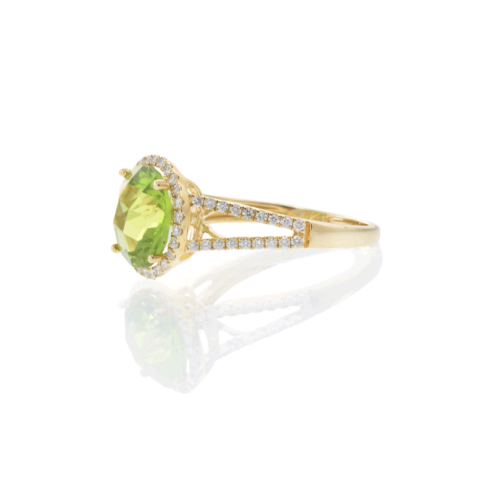14KT Yellow Gold Peridot and Diamond Ring in vendita 3