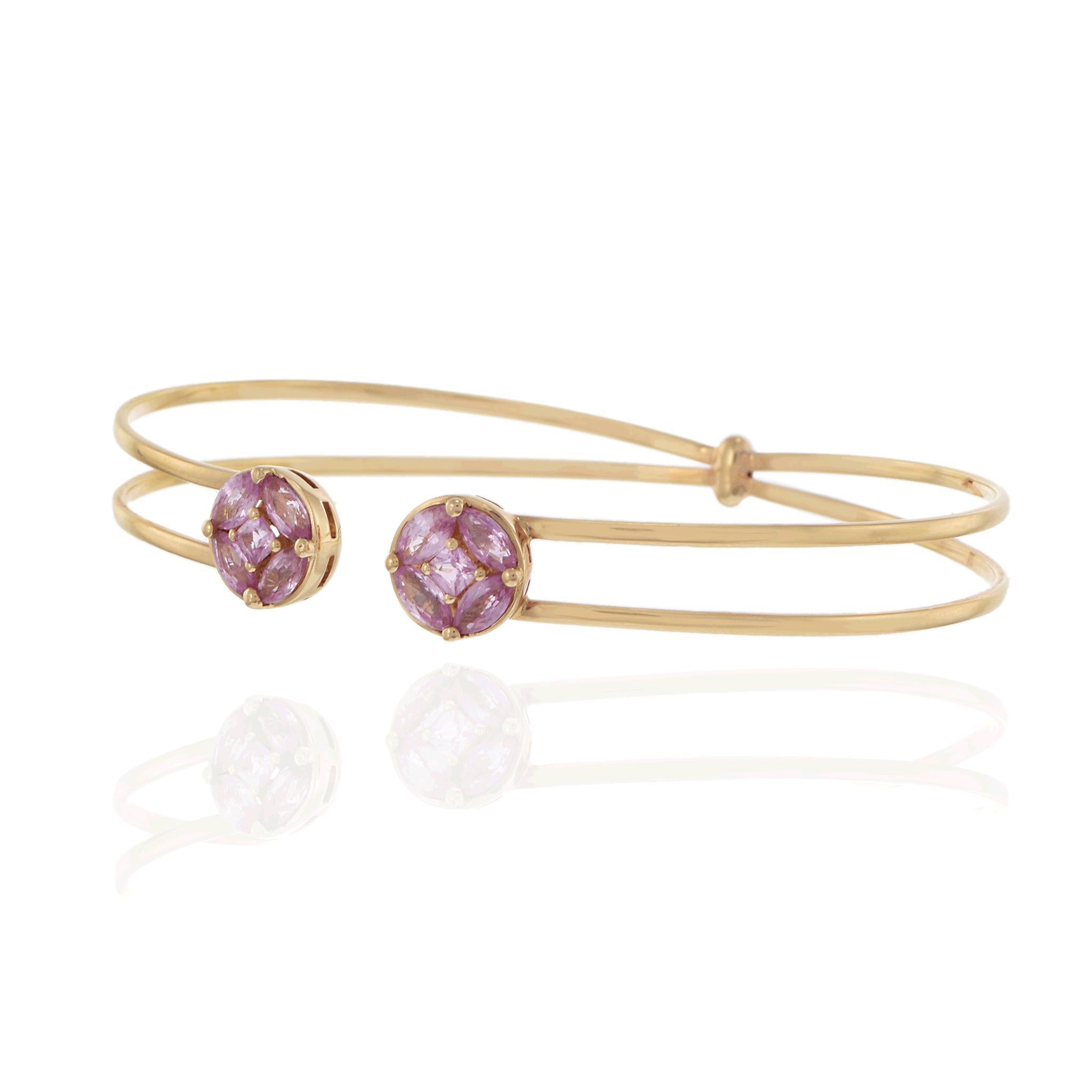 Pulsera abierta de oro amarillo de 14 quilates con racimo de zafiros rosas en Nuevo estado para la venta en New York, NY