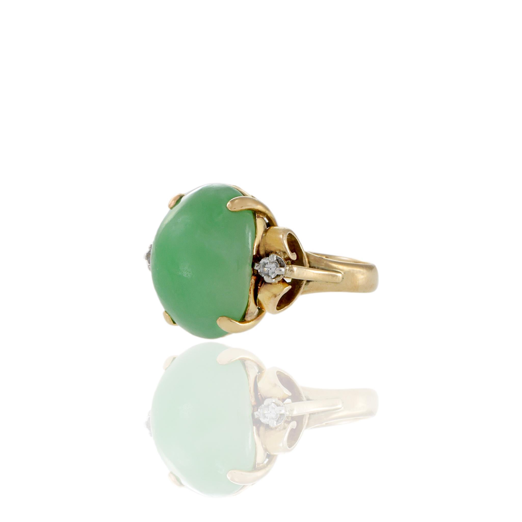Women's or Men's 14KT Yellow Gold Retro Era Jade And Diamond Ring For Sale