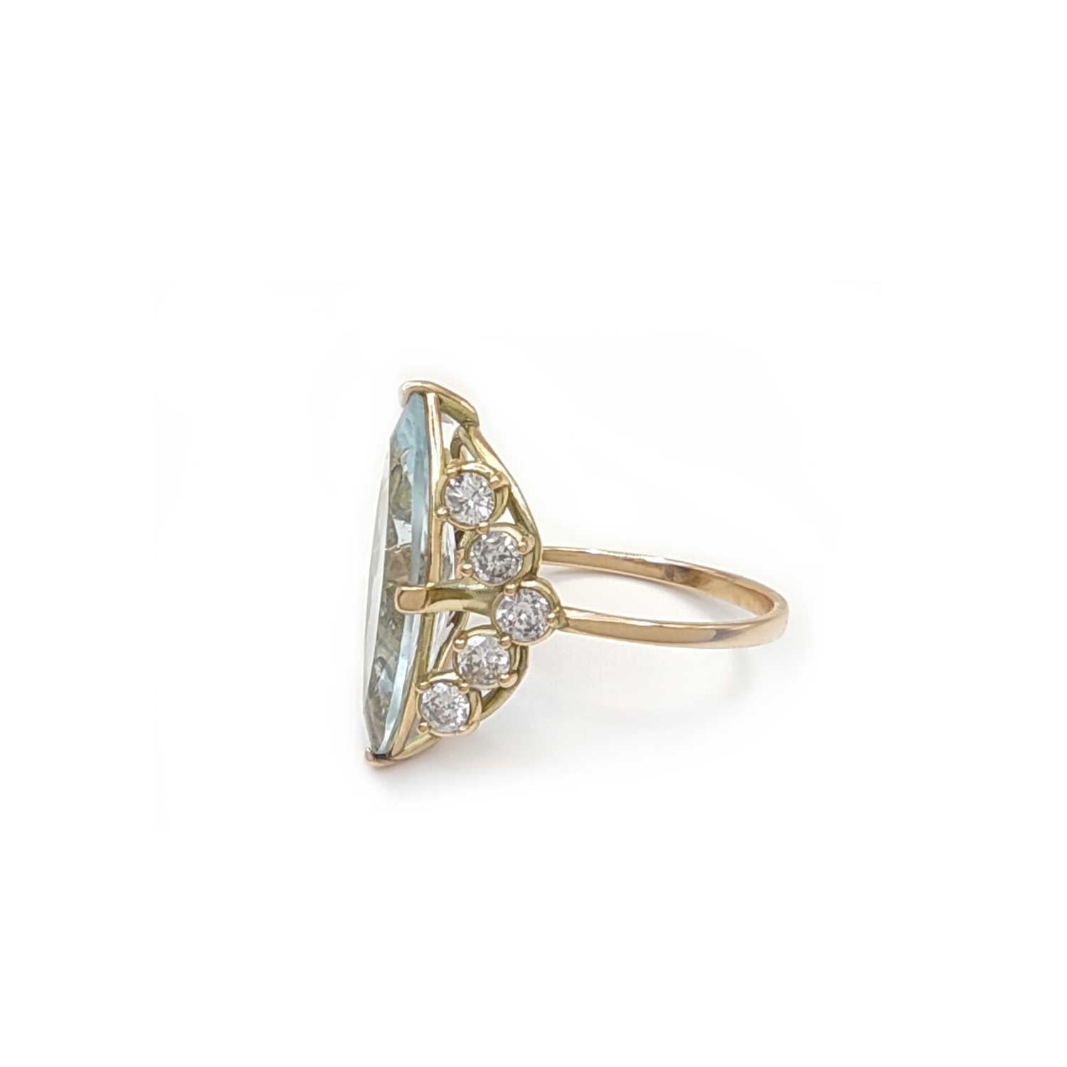 Certified Aquamarine Diamond Cocktail Ring in 14K Gold - Resizable, Perfect Gift For Sale 4