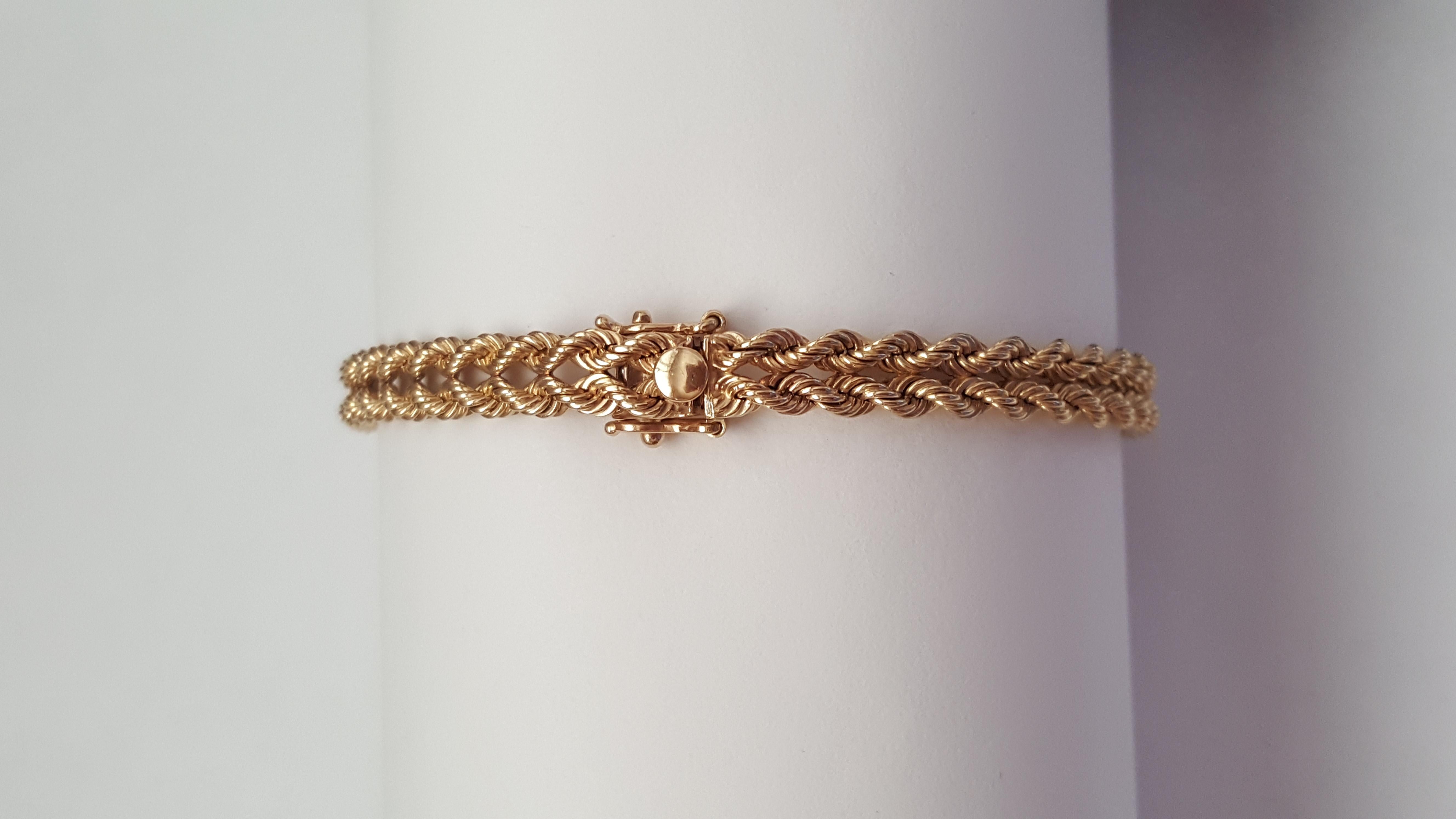 Round Cut 14 Karat Yellow Gold Rope Sapphire Bracelet, 12.1 Grams