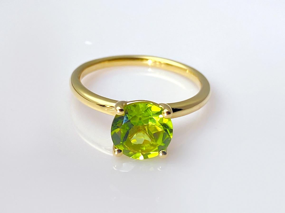 14KT Gelbgold Rund Peridot Solitär Ring (Rundschliff) im Angebot