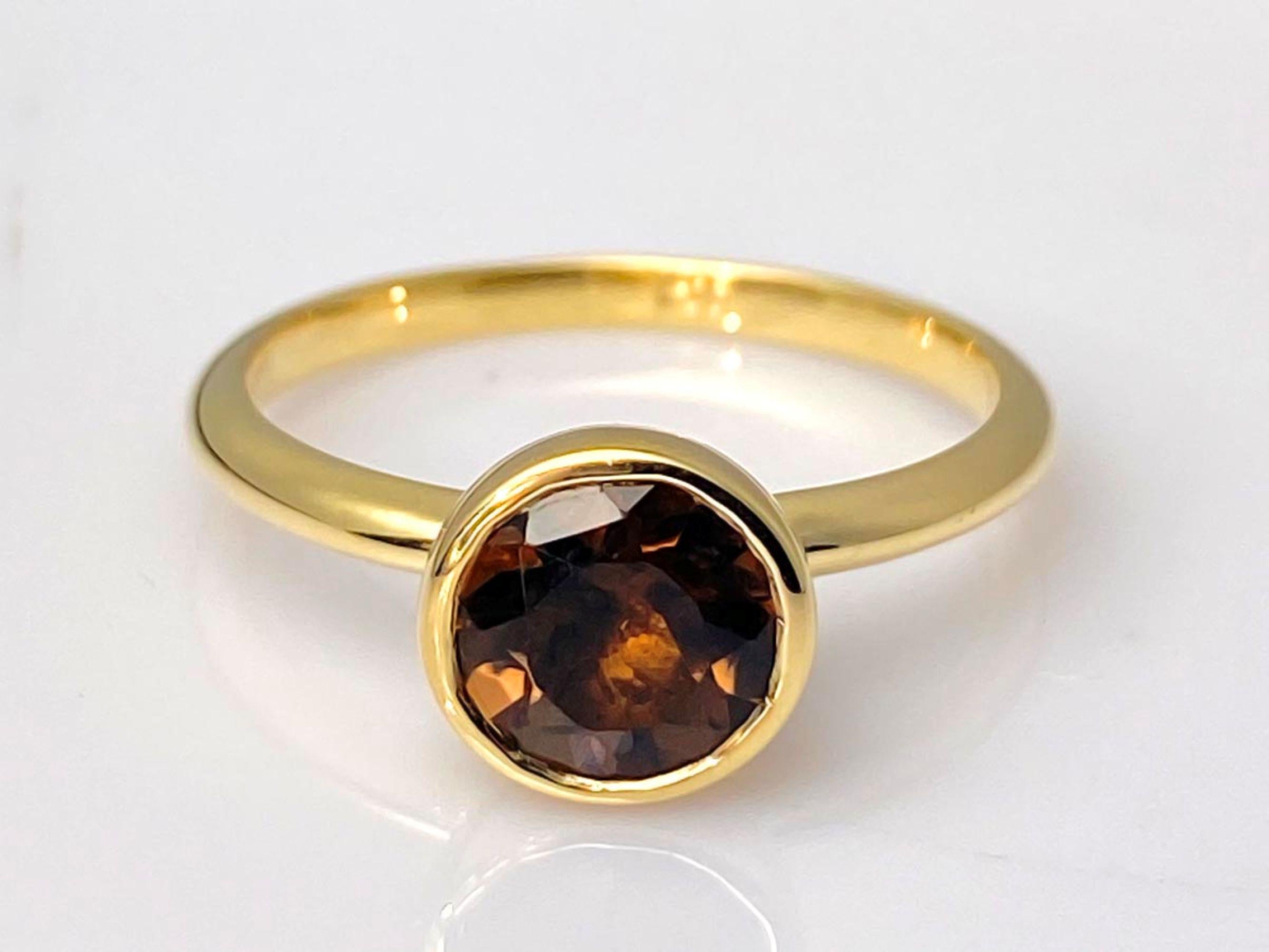 Bague en or jaune 14KT avec chaton en quartz fumé rond en vente