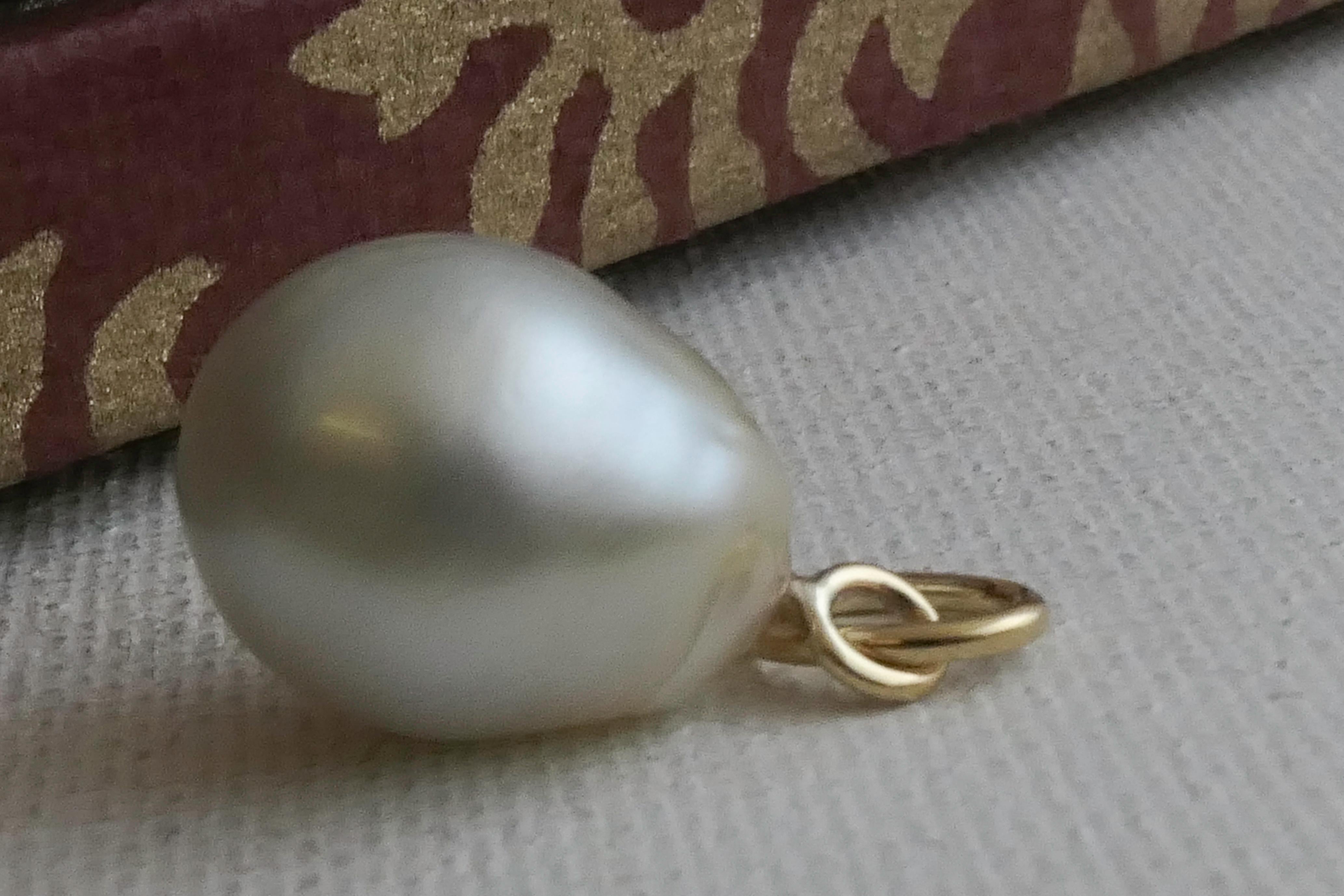 14kt Yellow Gold South Sea Pearl Pendant For Sale 4