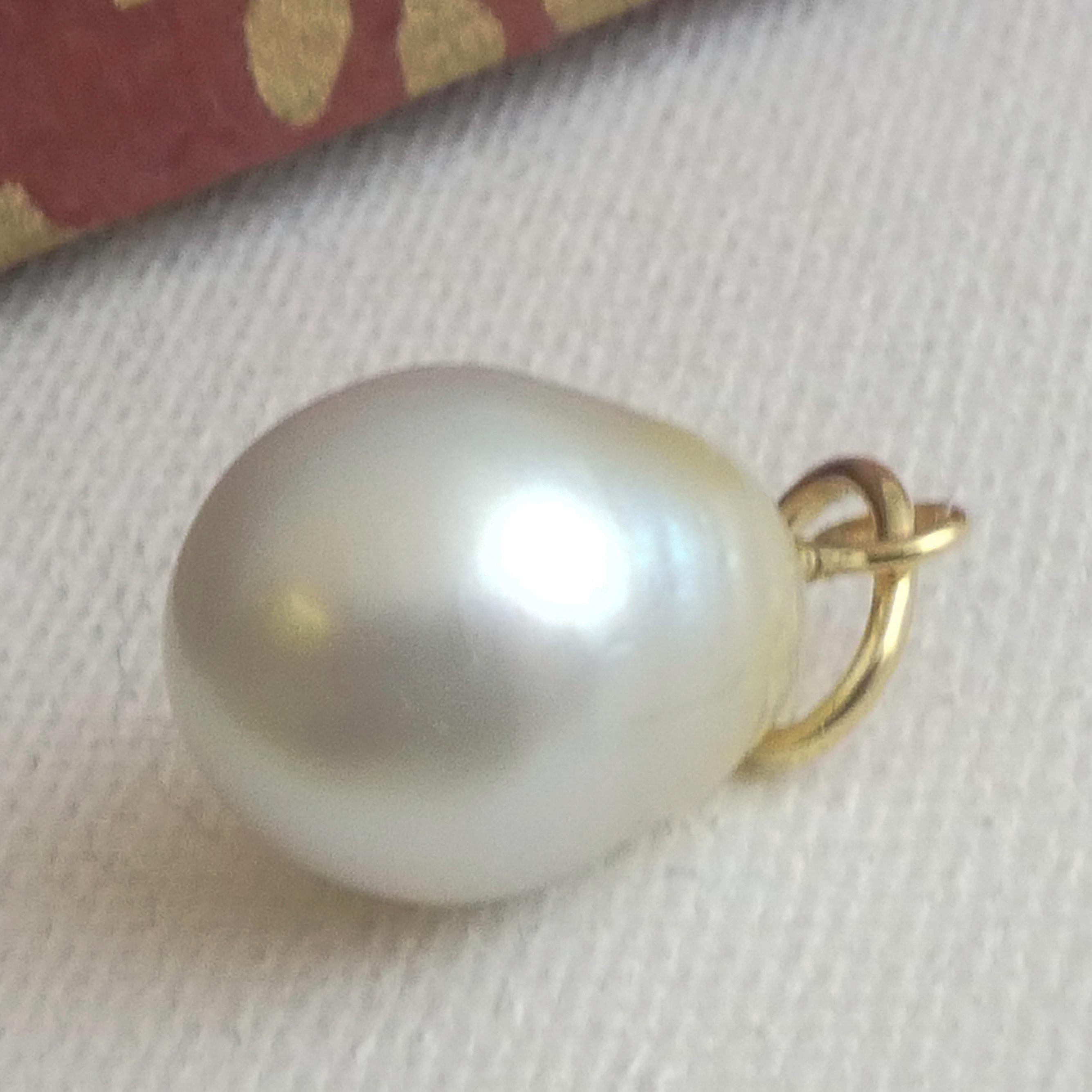 Women's 14kt Yellow Gold South Sea Pearl Pendant For Sale