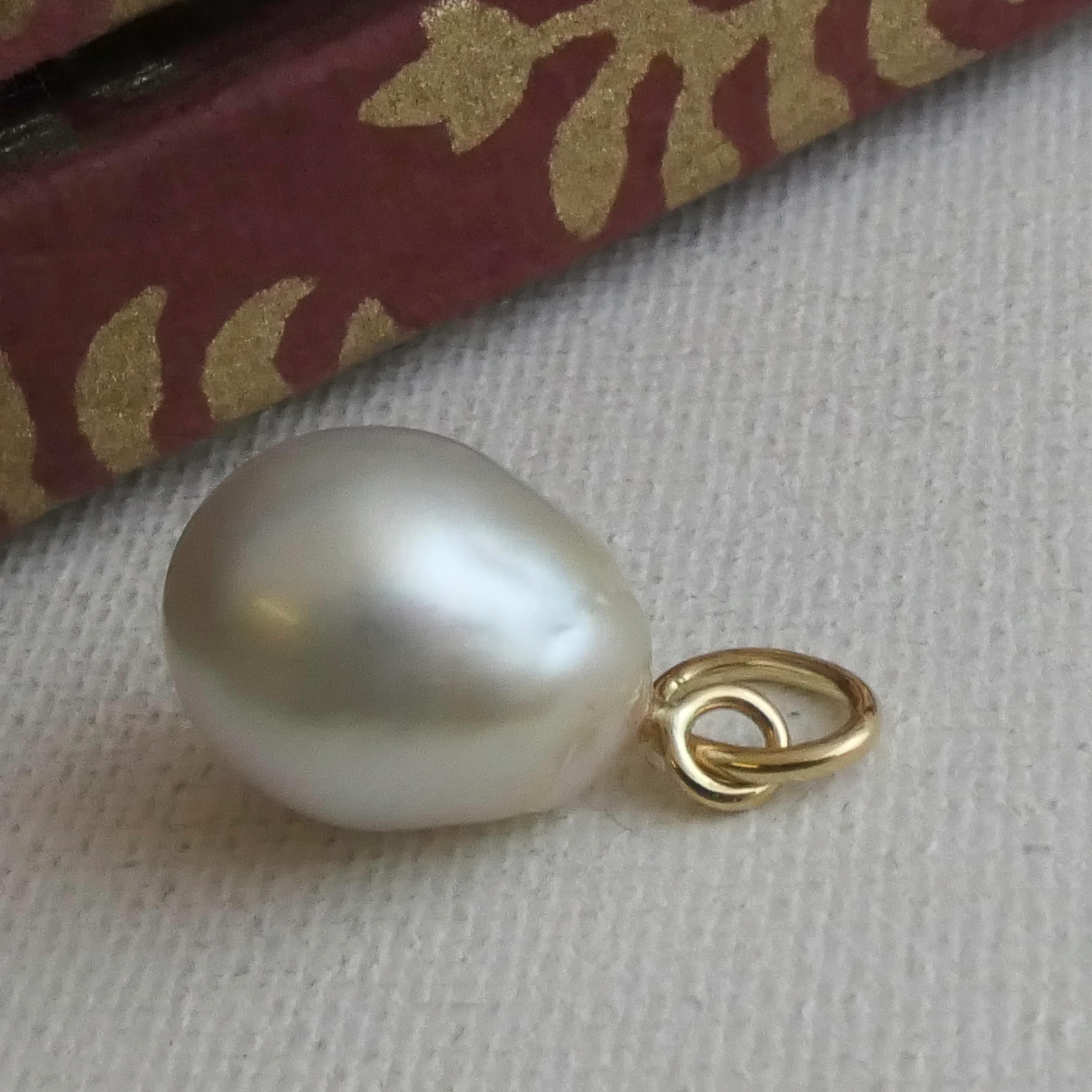 14kt Yellow Gold South Sea Pearl Pendant For Sale 1
