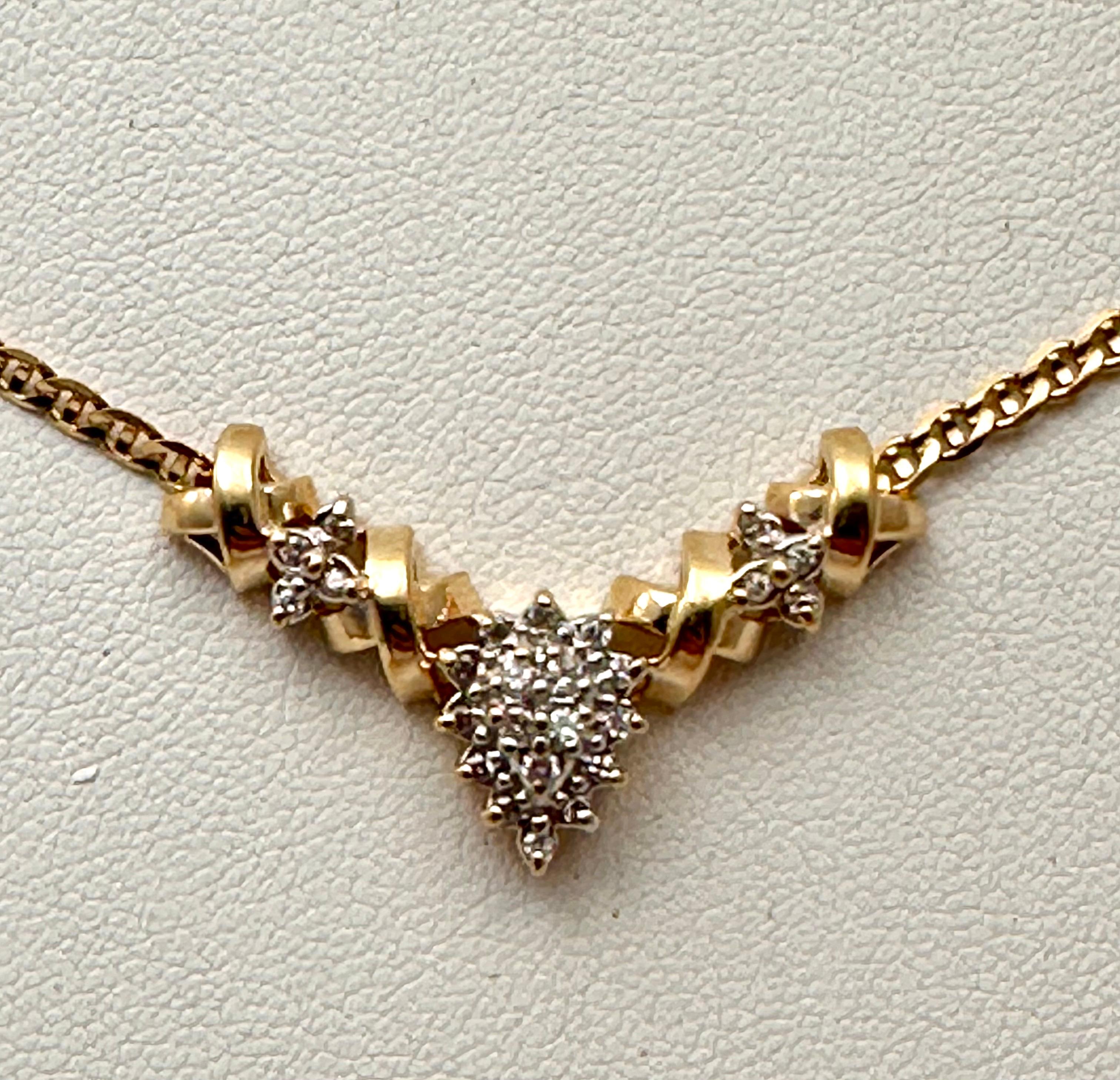 14kt Yellow Gold Sparkly Pear Shaped Cluster Diamond 18
