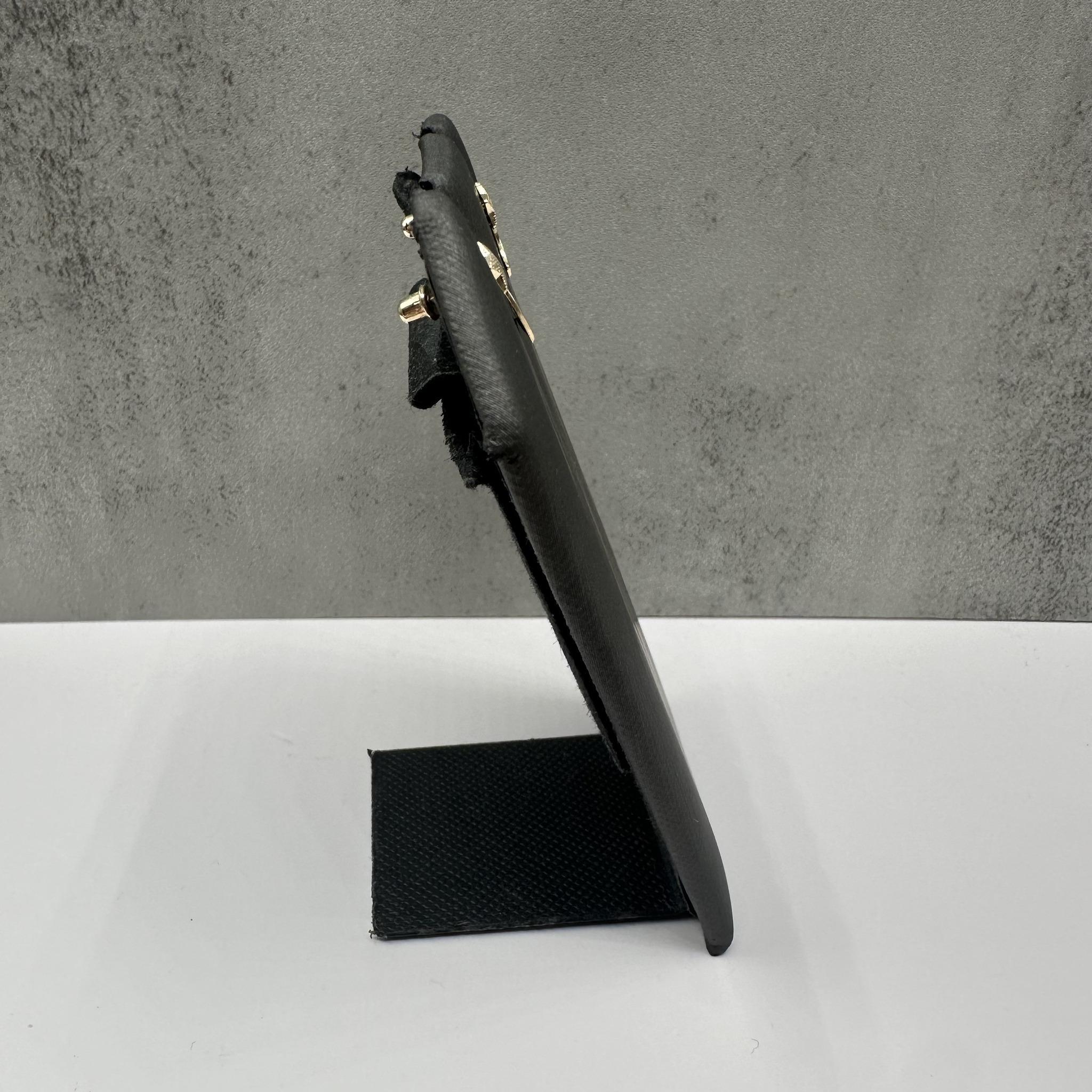 Boucles d'oreilles pour enfants en or jaune 14kt - 0.3g, nouvelles Neuf - En vente à West Hempstead, NY