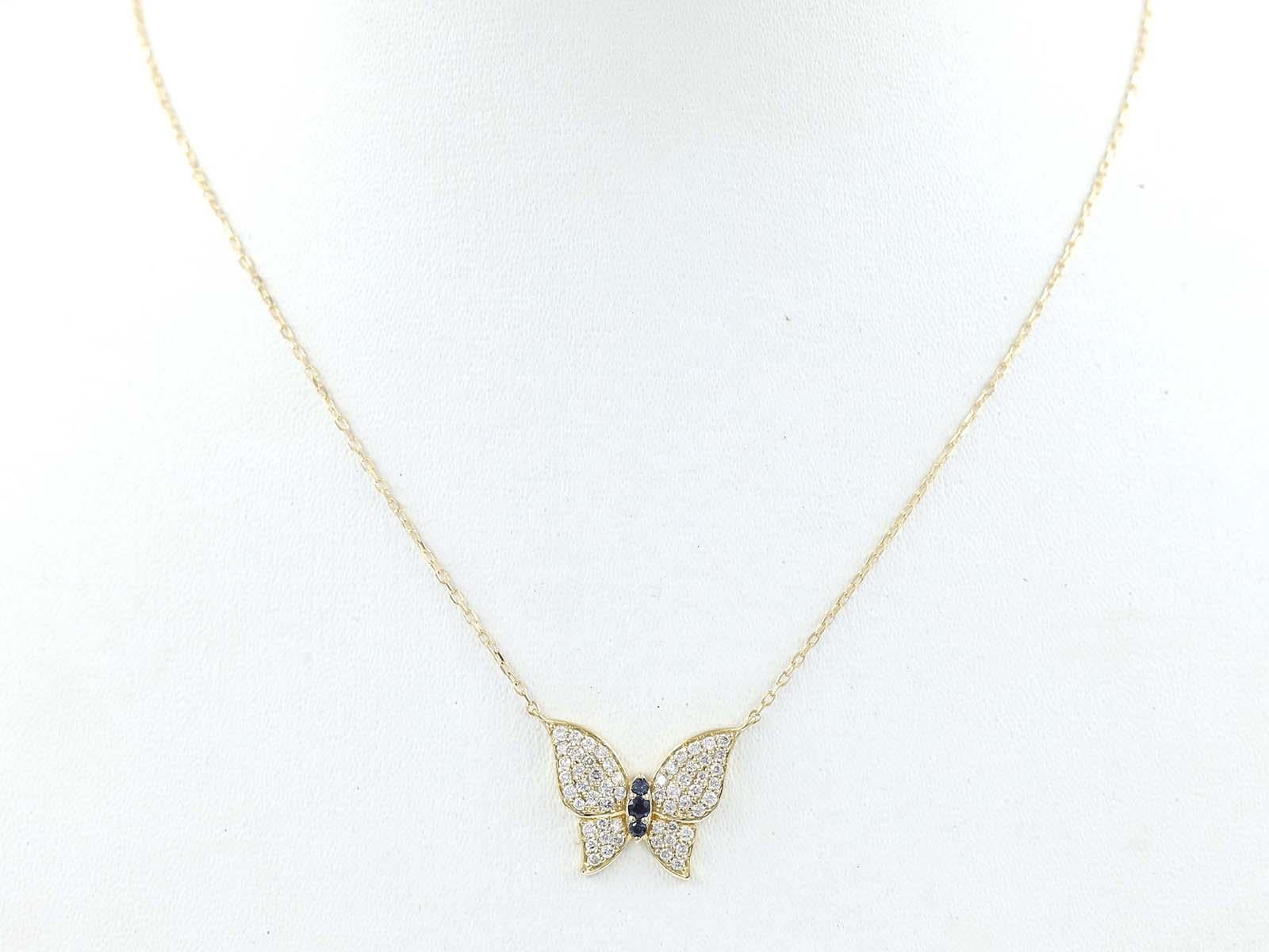 Collier papillon en or jaune 14KT, saphir bleu et diamant blanc Neuf - En vente à Antwerp, BE