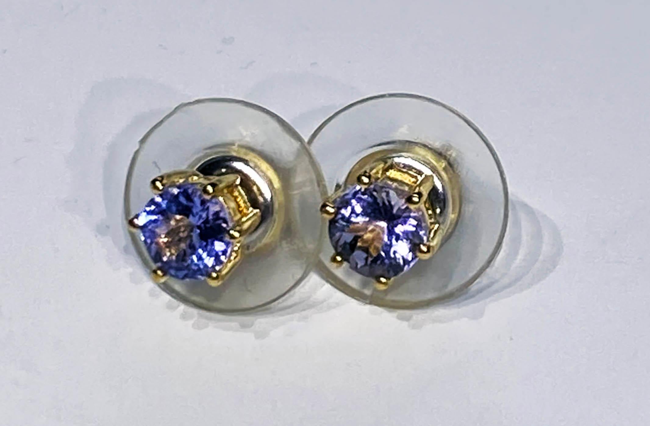 Tanzanite Stud Earrings set in 14kt Yellow Gold For Sale 6