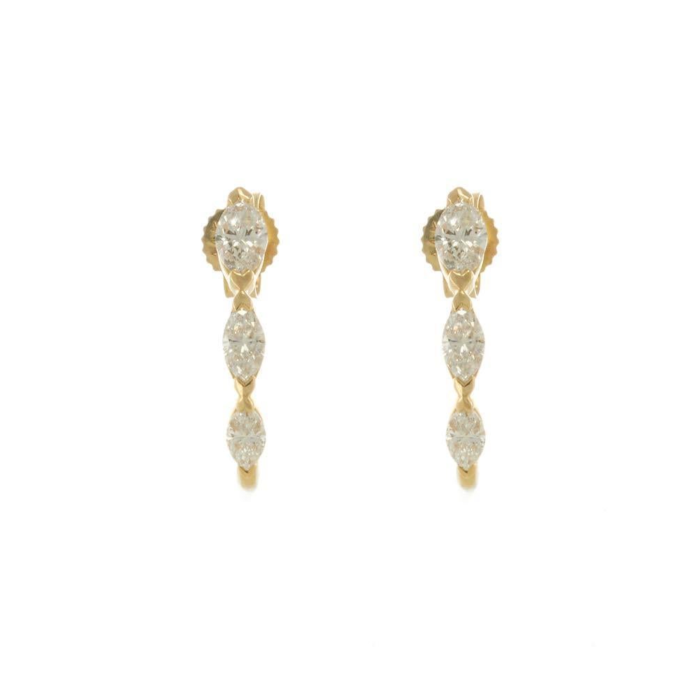Pendientes Huggie de Diamantes Marquesa de Oro Amarillo de 14 KT con Tres Piedras en Nuevo estado para la venta en New York, NY
