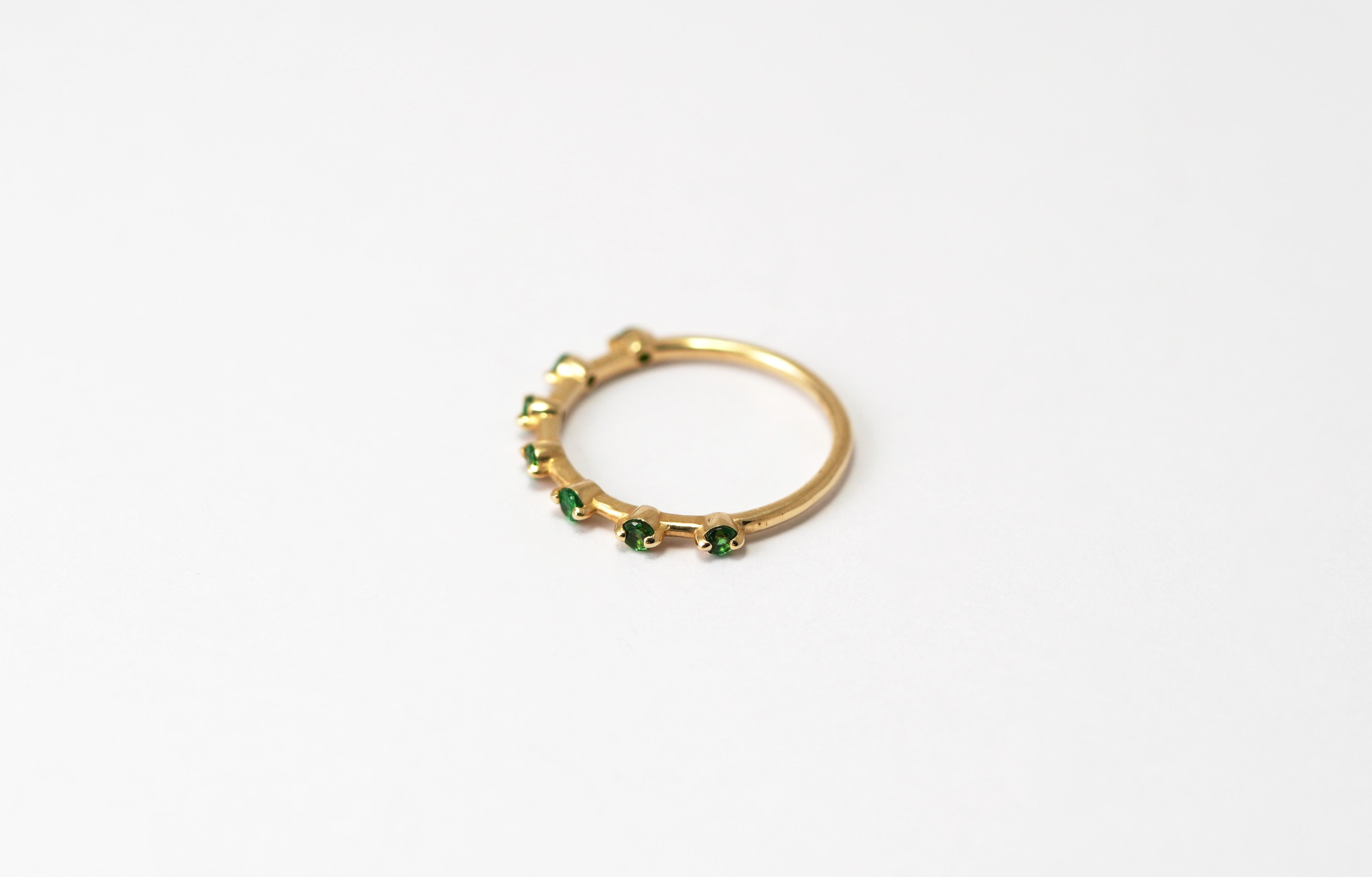 Taglio brillante Anello con granato di tsavorite in oro giallo 14kt in vendita