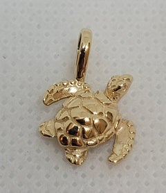 Ciondolo a forma di tartaruga in oro giallo 14kt, designer Wyland, timbrato, 11mm x 11mm, 1 grammo