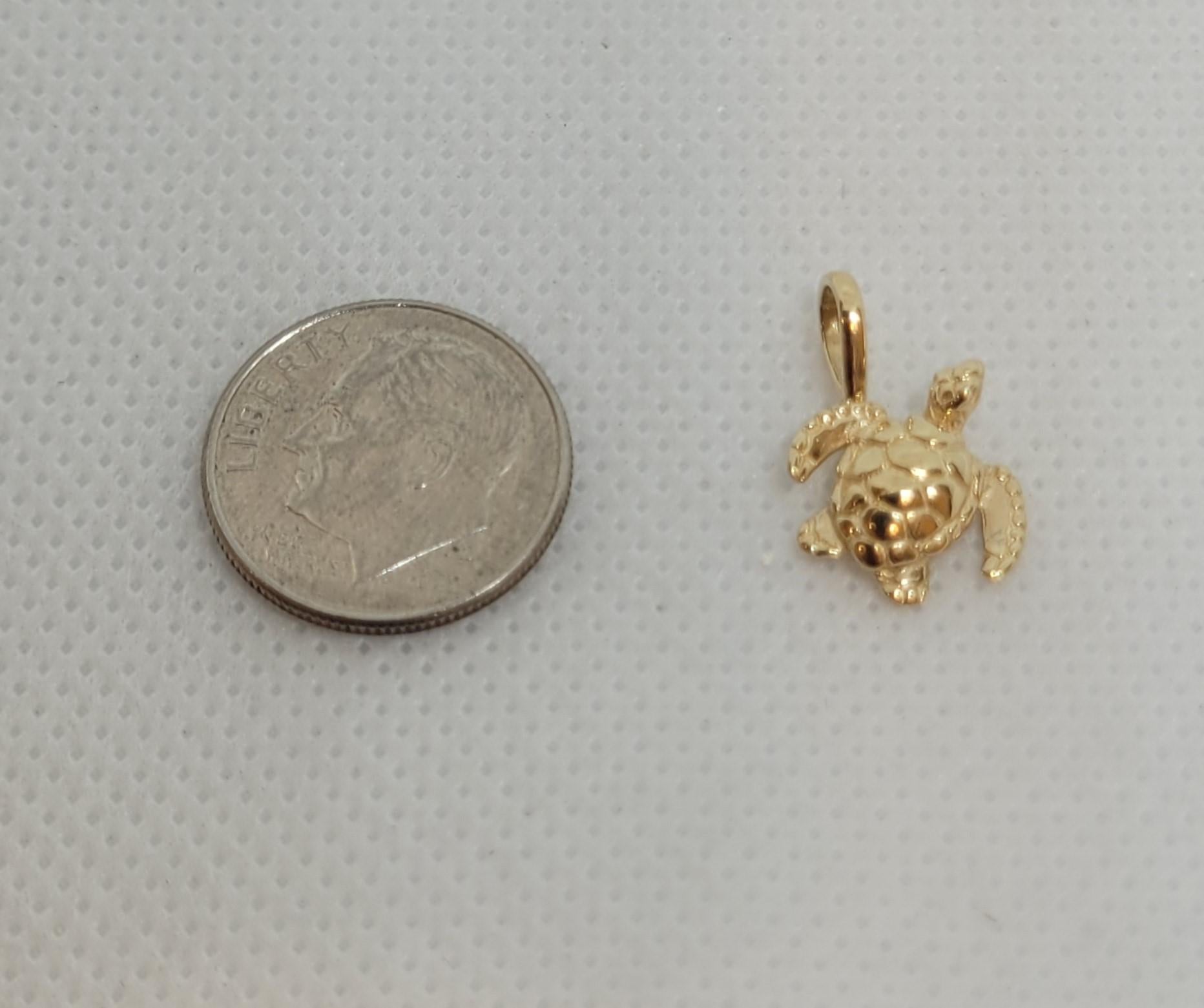 Women's 14kt Yellow Gold Turtle Pendant, Wyland Designer, Stamped, 11mm x 11mm, 1 gram