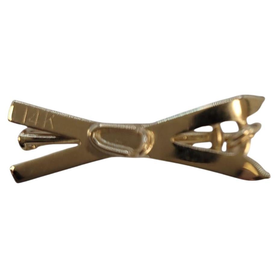 Breloque en or jaune 14kt Skis Vintage

Célébrez votre amour pour les pistes avec cette breloque Vintage Skis en or jaune 14kt magnifiquement détaillée.

*Chaîne non incluse

Poinçon : 14k

Poids : 1,7g/ 1,1dwt

Taille : 26.5mm X 8.2mm X 3.7mm

Très
