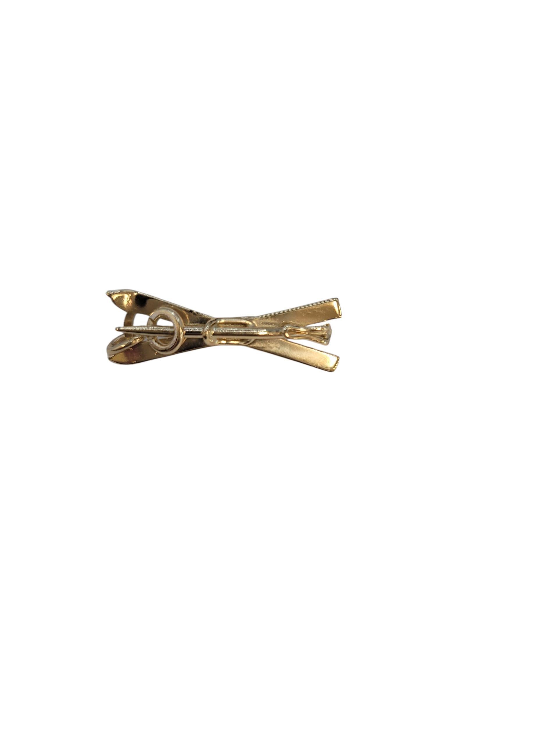 Contemporain 14kt Yellow Gold Vintage Skis Charm #23220 en vente